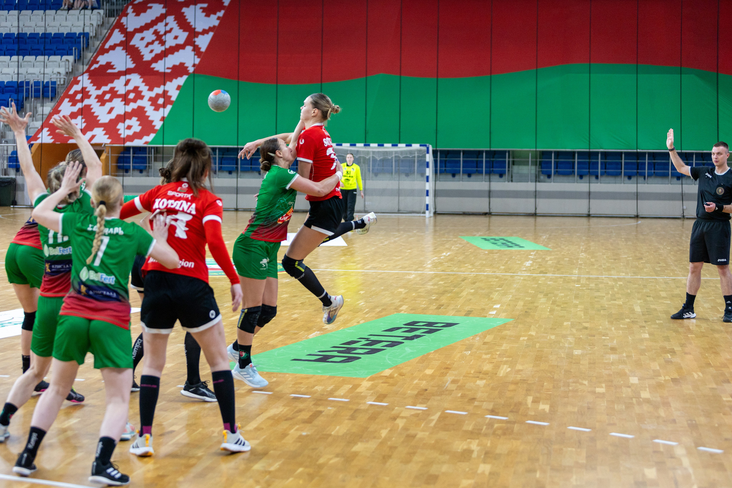 Гандбол. Финал. БНТУ — Гомель. 25.05.2024. Профессиональный интерьерный и репортажный фотограф Минск и РБ. Максим Орлов