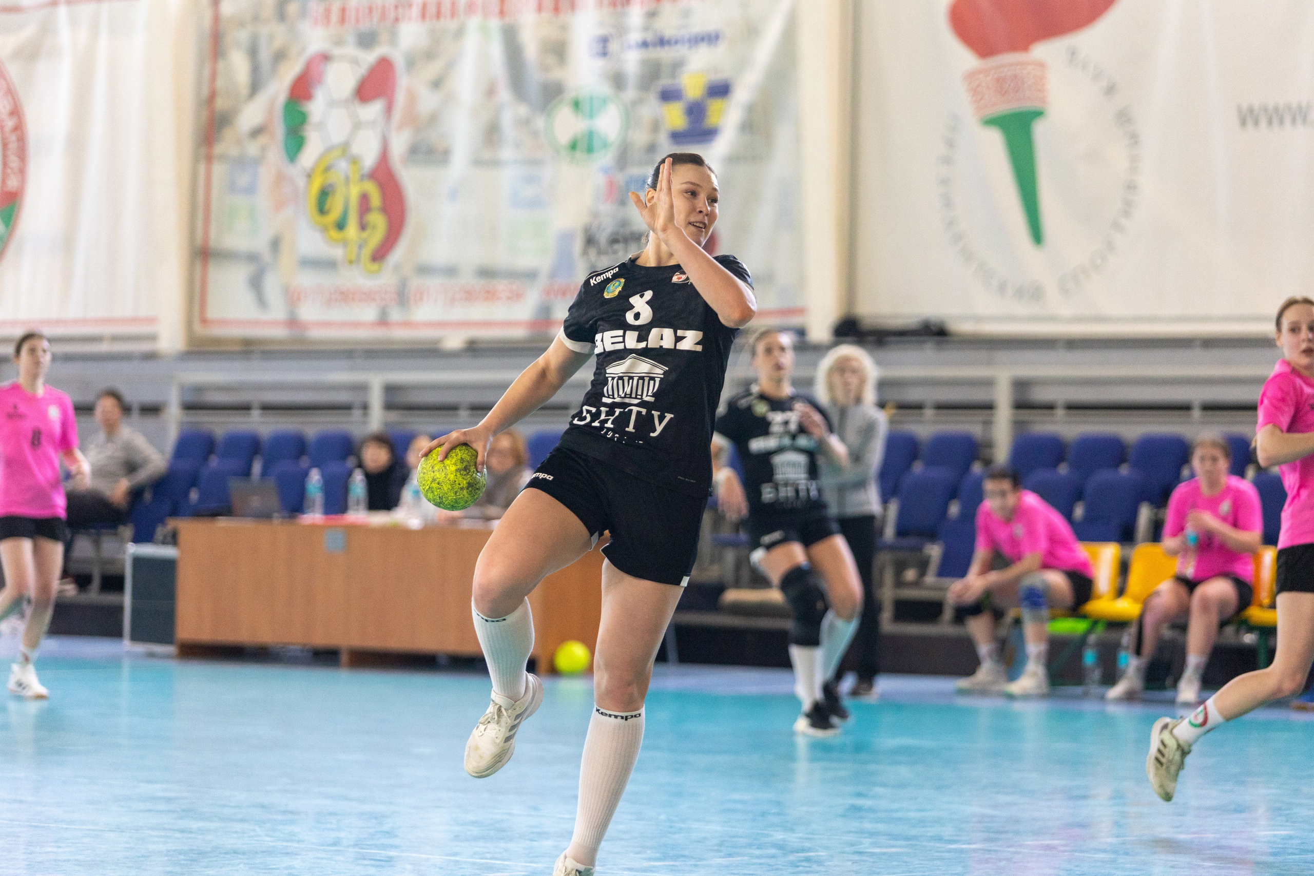 Женский гандбол. Лучшие кадры. БНТУ — Звезда. 08.02.2025. Профессиональный интерьерный и репортажный фотограф Минск и РБ. Максим Орлов