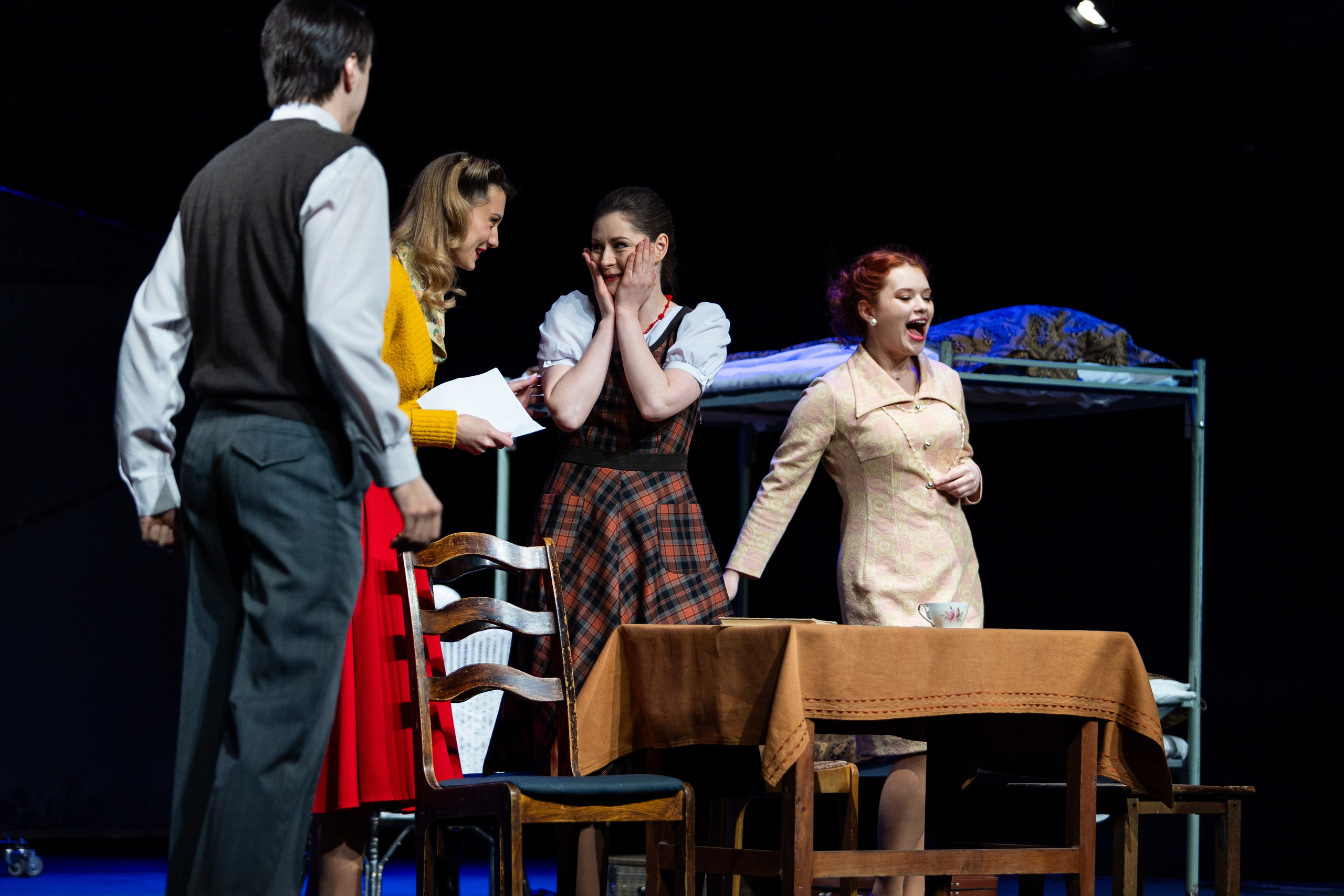 Новый театр «Фабричная девчонка». Профессиональный интерьерный и репортажный фотограф Минск и РБ. Максим Орлов