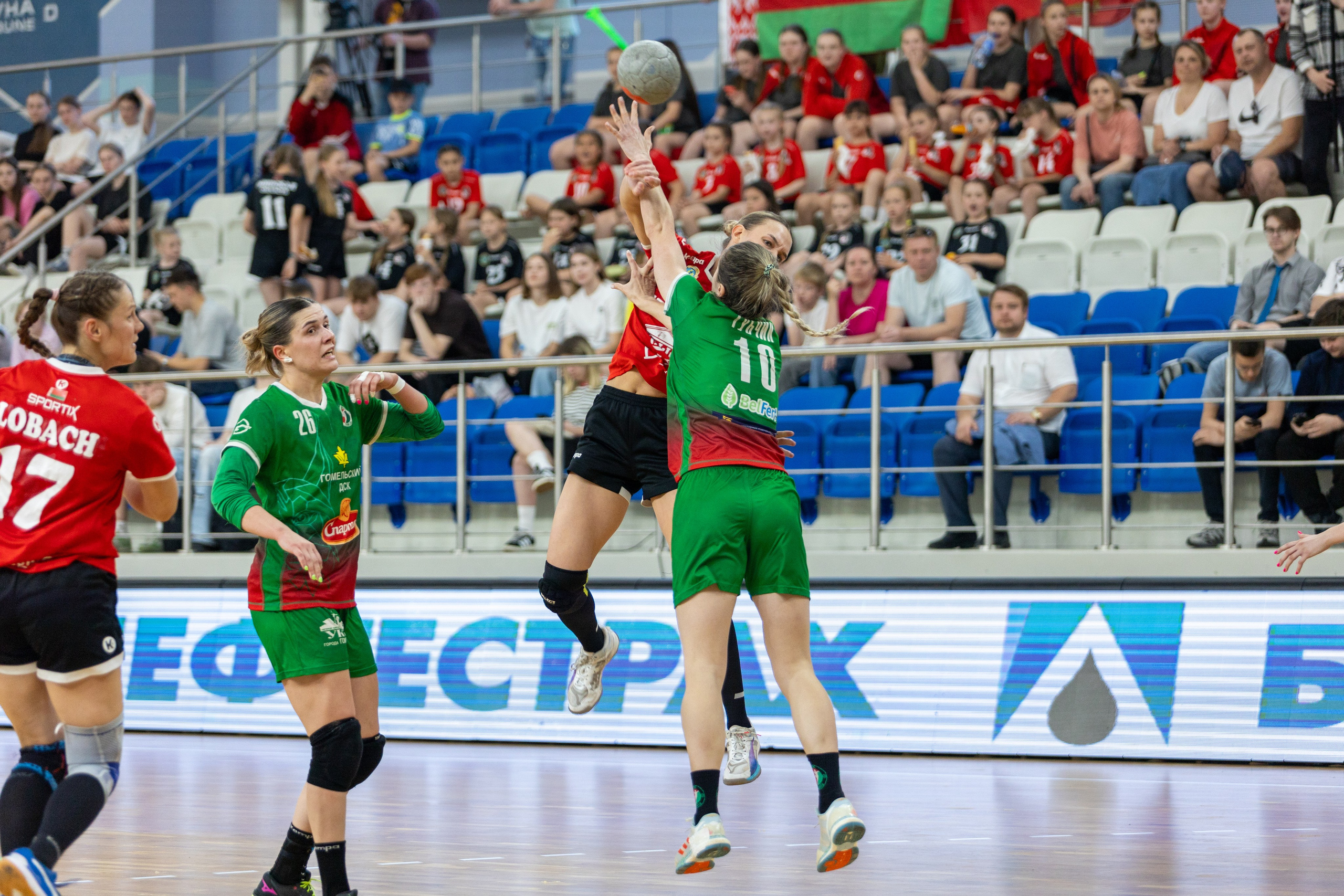 Гандбол. Финал. БНТУ — Гомель. 25.05.2024. Профессиональный интерьерный и репортажный фотограф Минск и РБ. Максим Орлов