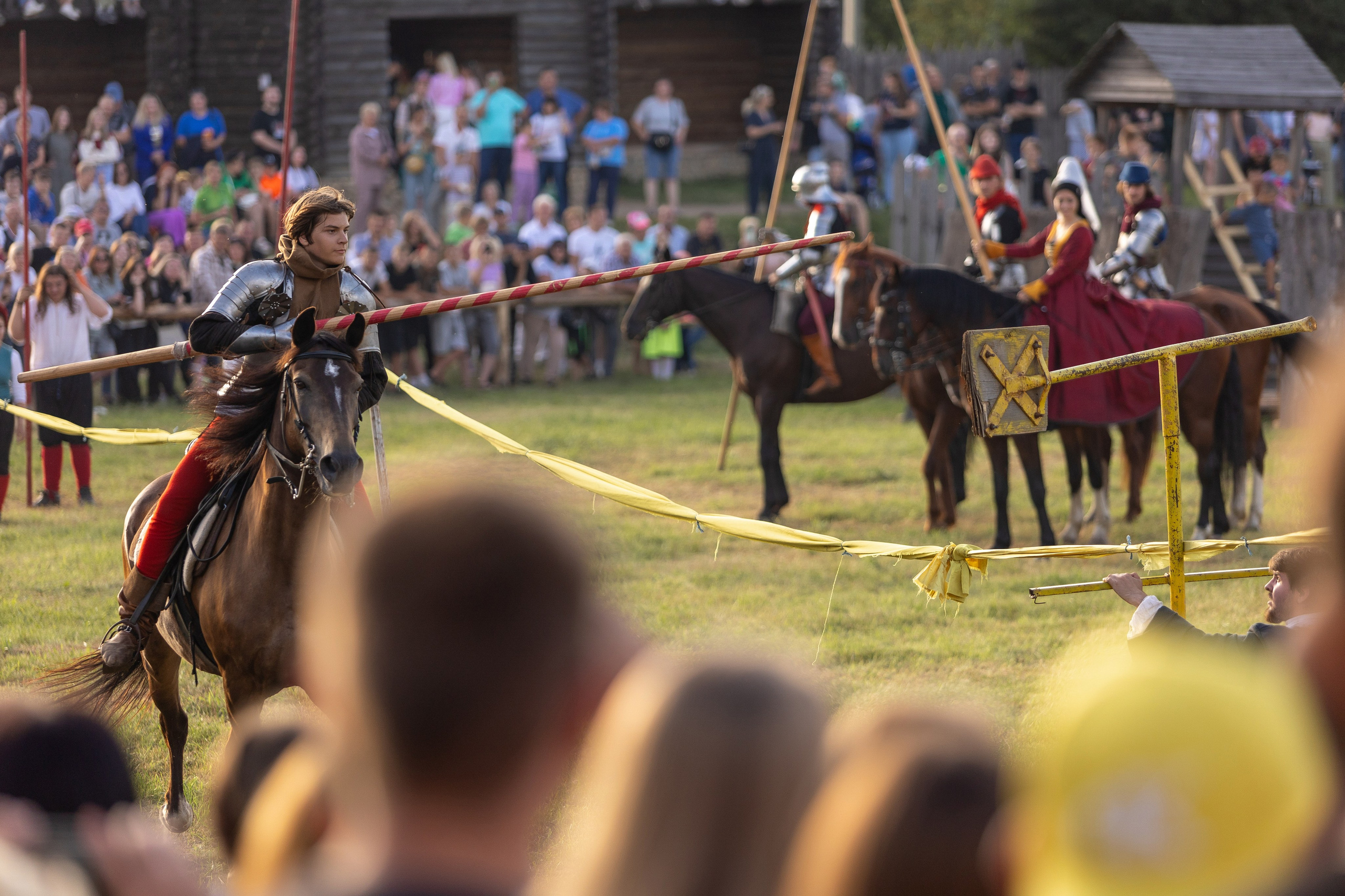 Рыцарский фест. Мстиславль. Профессиональный интерьерный и репортажный фотограф Минск и РБ. Максим Орлов