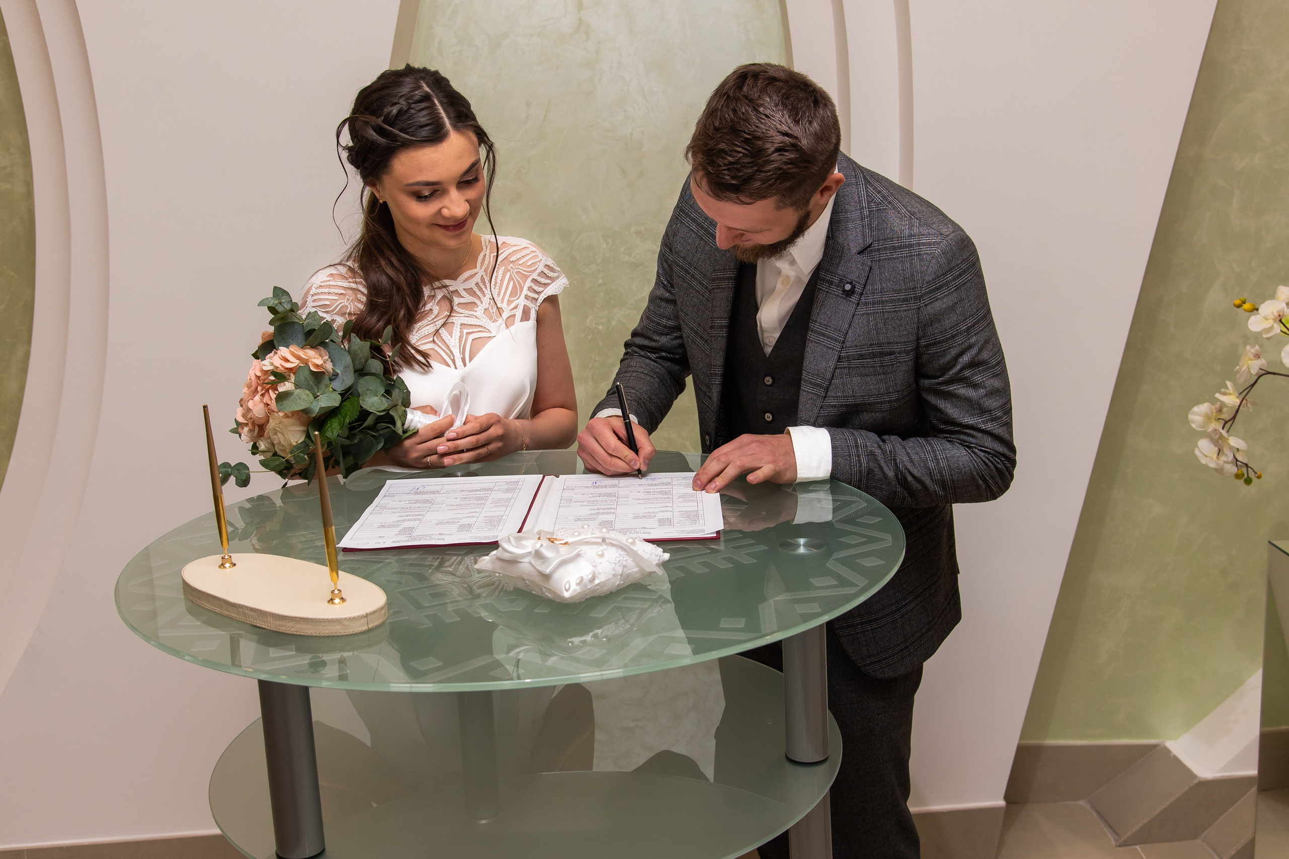 Роспись и прогулка Ростислава и Анастасии. Профессиональный интерьерный и репортажный фотограф Минск и РБ. Максим Орлов