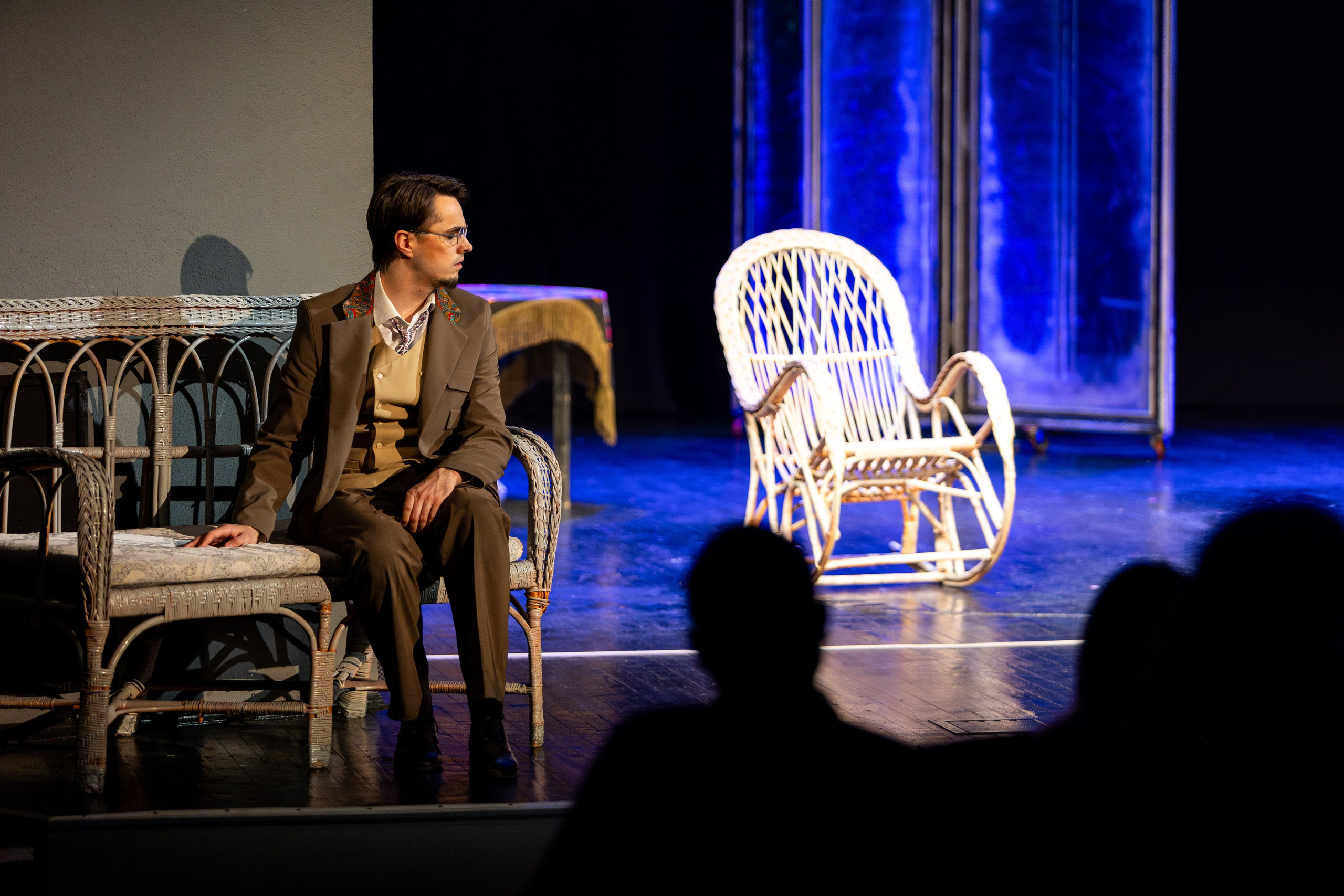 Новый театр «Я вещь». Профессиональный интерьерный и репортажный фотограф Минск и РБ. Максим Орлов