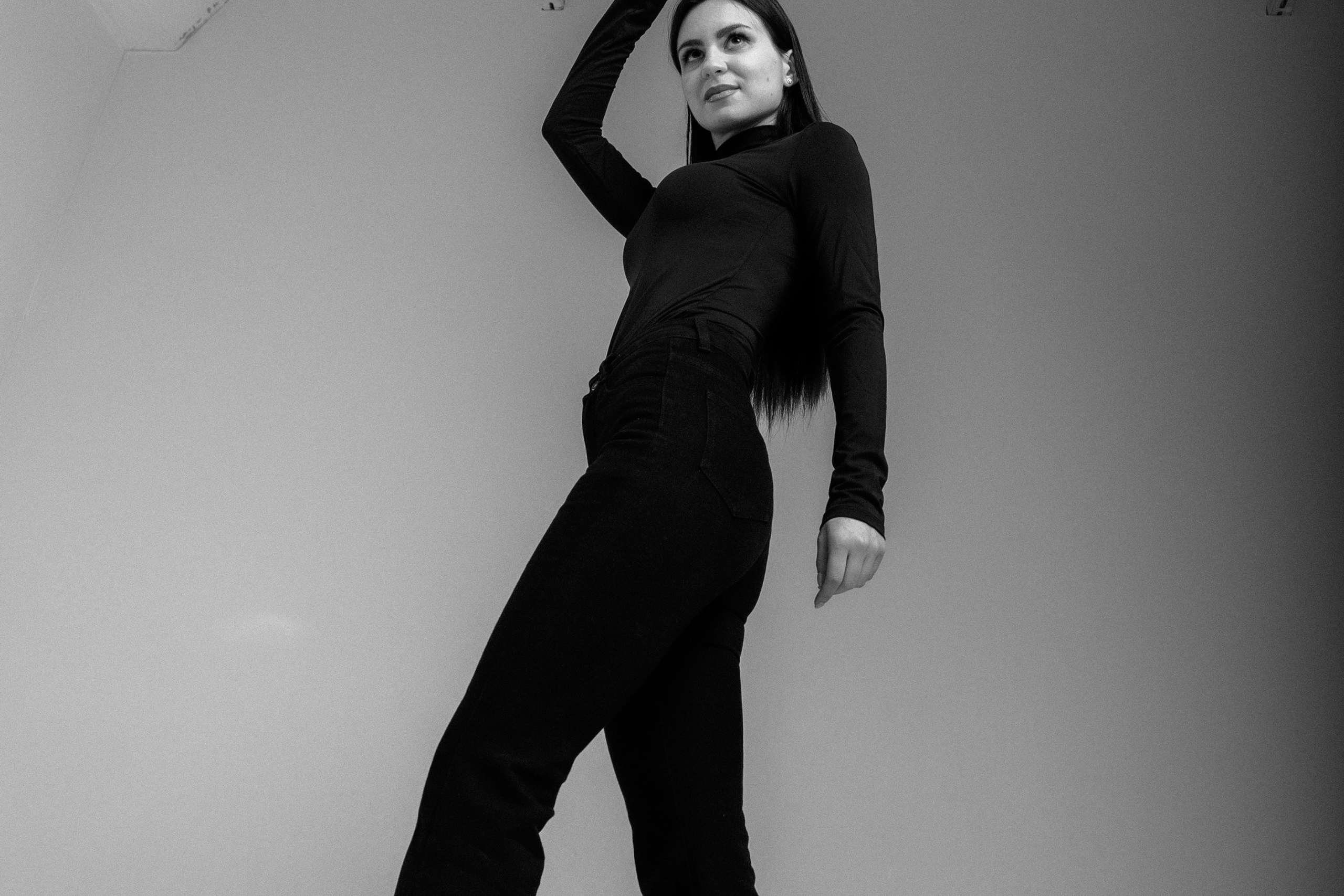 Настя (студийная на циклораме). Профессиональный интерьерный и репортажный фотограф Минск и РБ. Максим Орлов