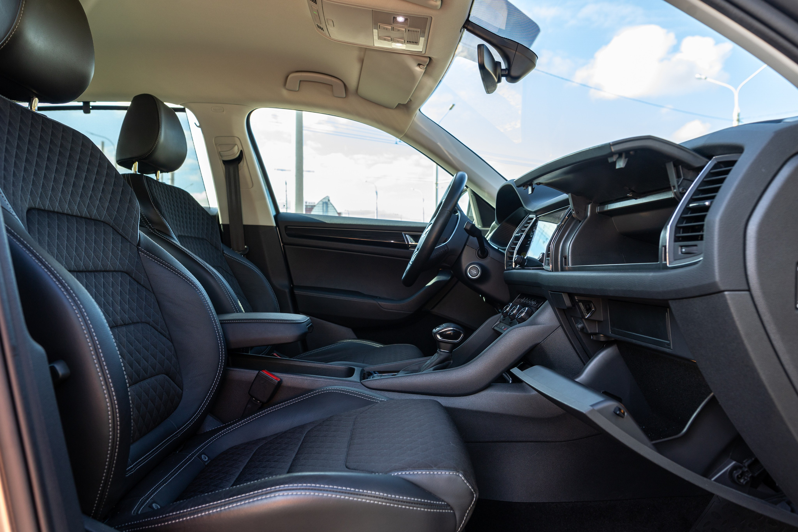 Skoda Kodiaq. Профессиональный интерьерный и репортажный фотограф Минск и РБ. Максим Орлов