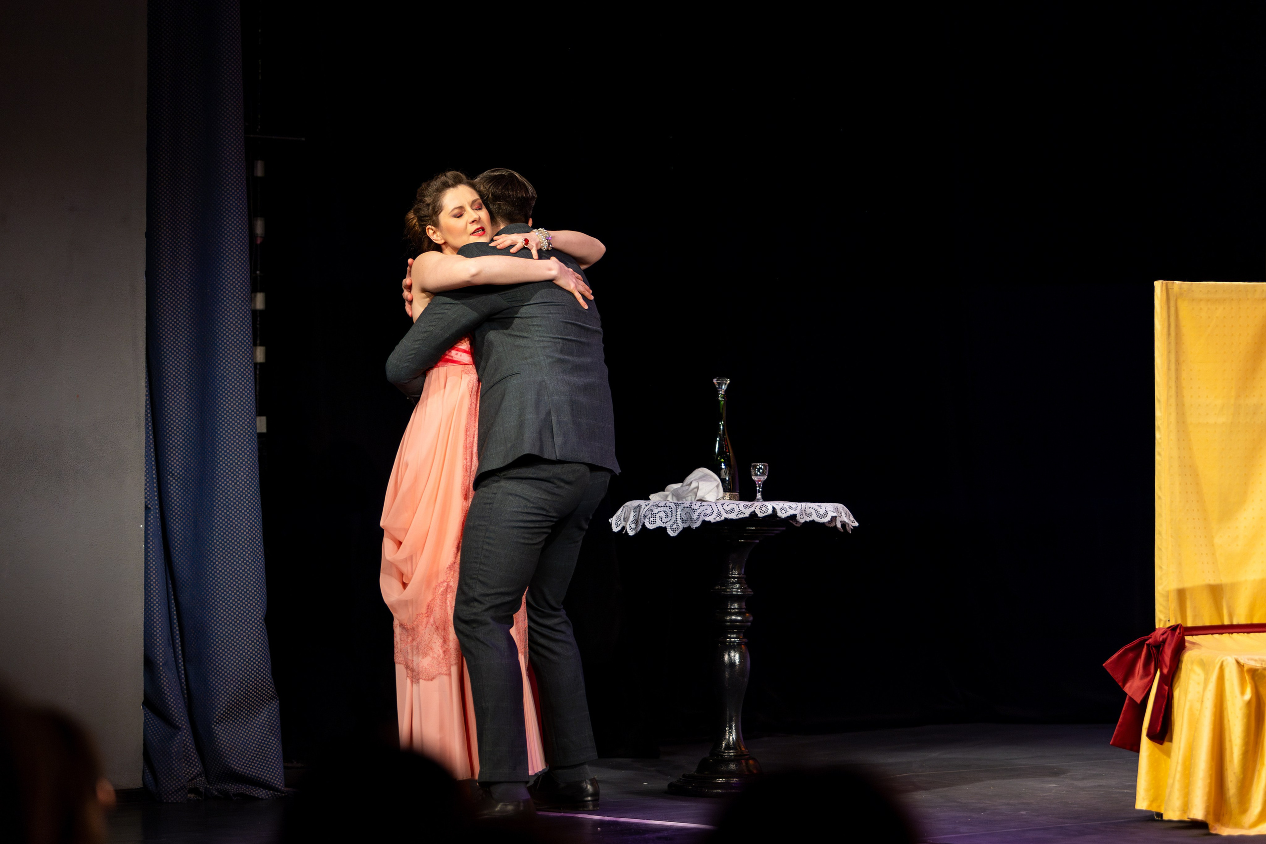 Новый театр «Как важно быть серьезным». Профессиональный интерьерный и репортажный фотограф Минск и РБ. Максим Орлов