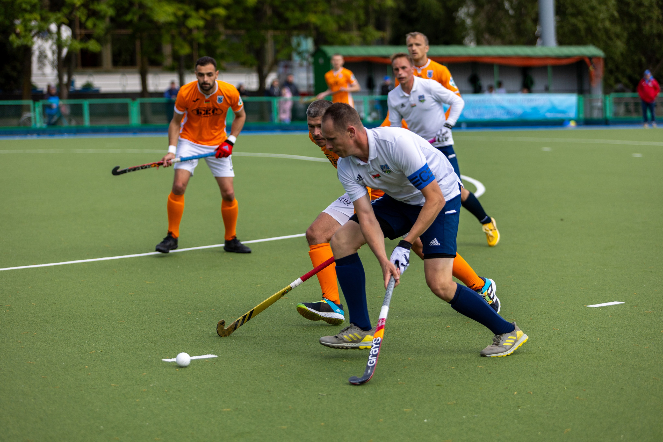 Хоккей на траве. ХК Минск — СК Строитель 11.05.2024. Профессиональный интерьерный и репортажный фотограф Минск и РБ. Максим Орлов