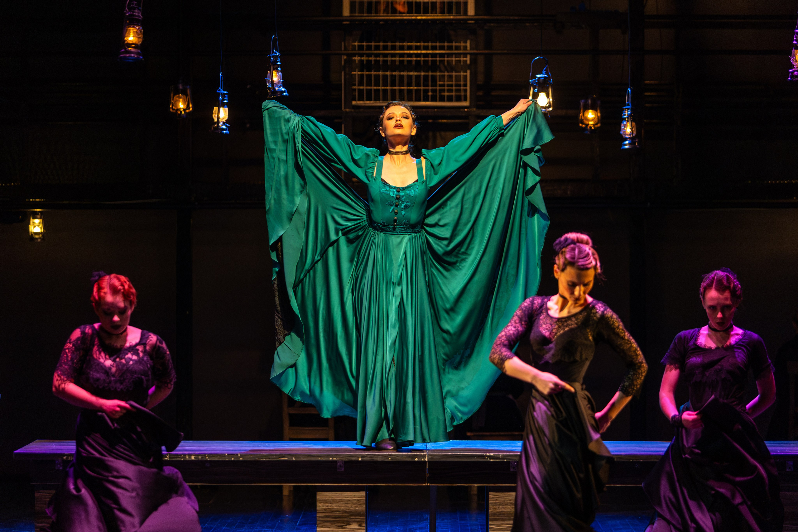 Новый театр «Дом Бернарды Альбы». Профессиональный интерьерный и репортажный фотограф Минск и РБ. Максим Орлов