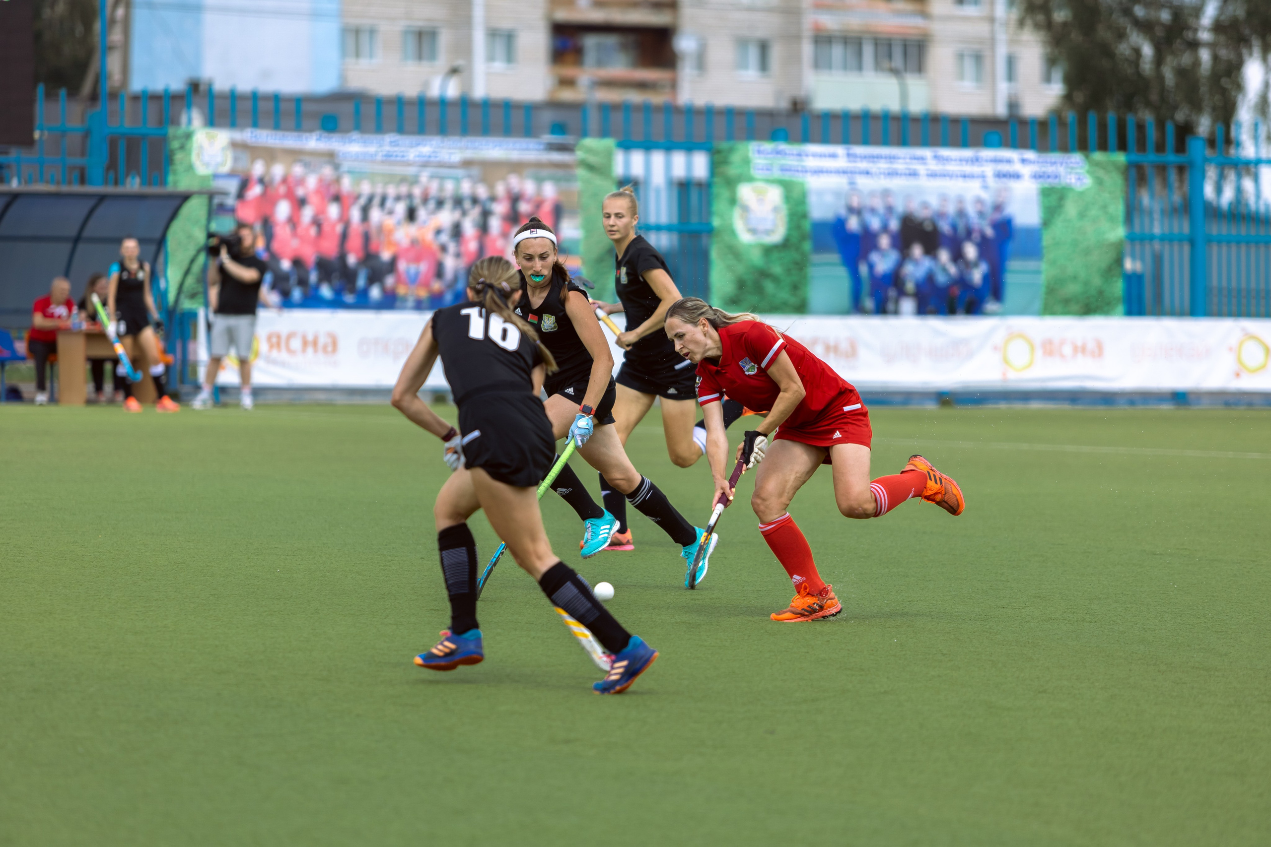 Хоккей на траве. Девушки. Минск — Виктория. 16.06.2024. Профессиональный интерьерный и репортажный фотограф Минск и РБ. Максим Орлов