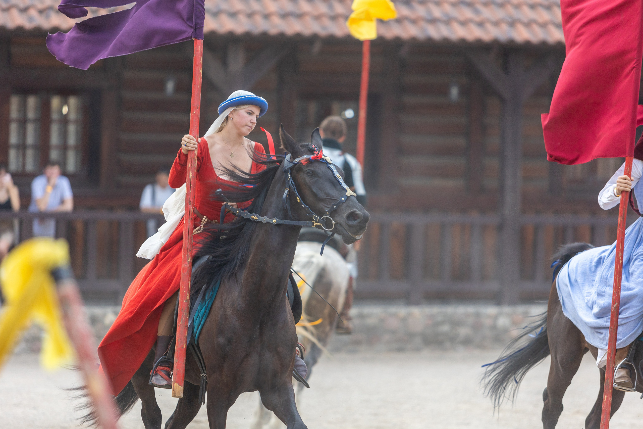 Выступление «Золотой шпоры» на празднике города Лиды. Профессиональный интерьерный и репортажный фотограф Минск и РБ. Максим Орлов