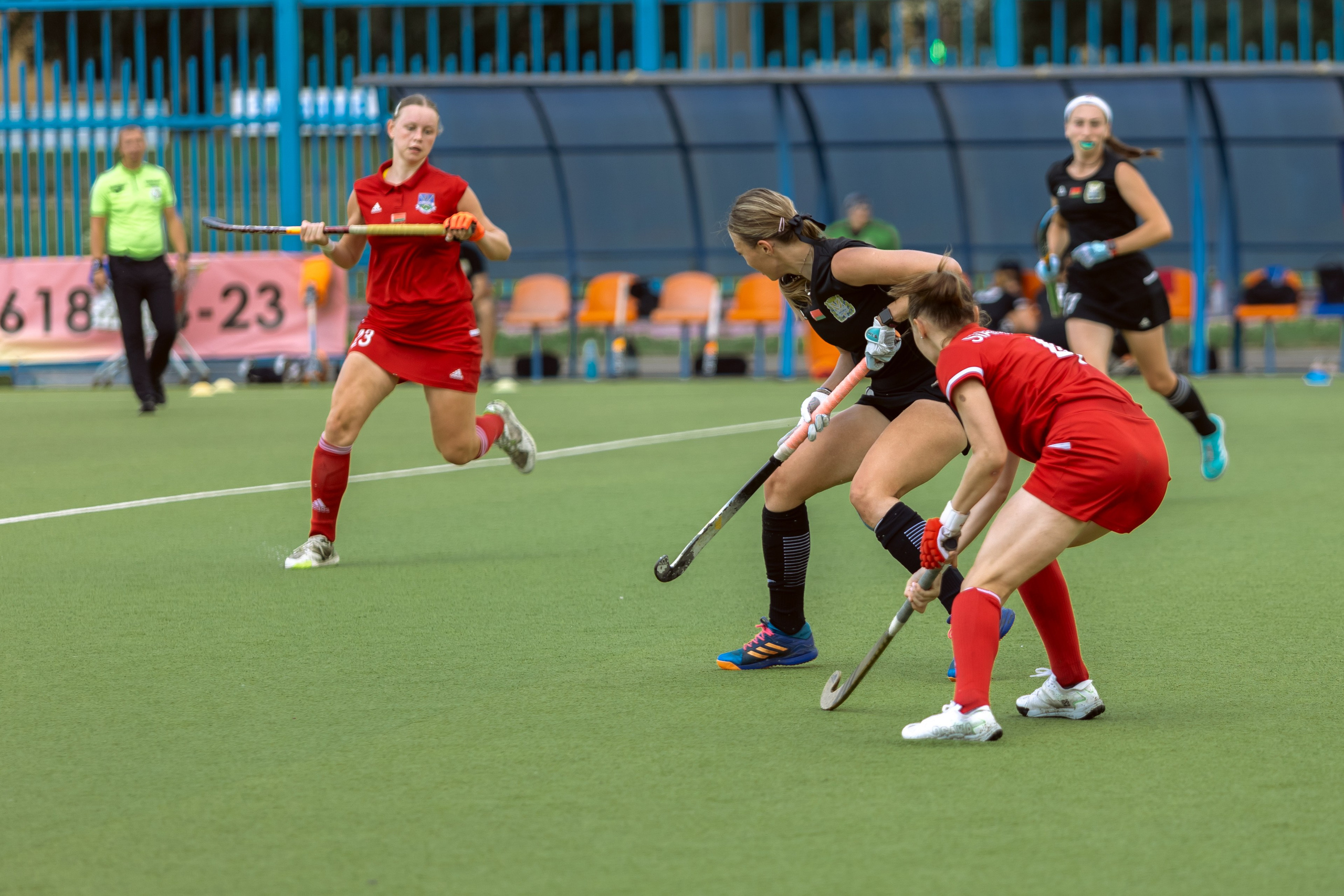 Хоккей на траве. Девушки. Минск — Виктория. 16.06.2024. Профессиональный интерьерный и репортажный фотограф Минск и РБ. Максим Орлов