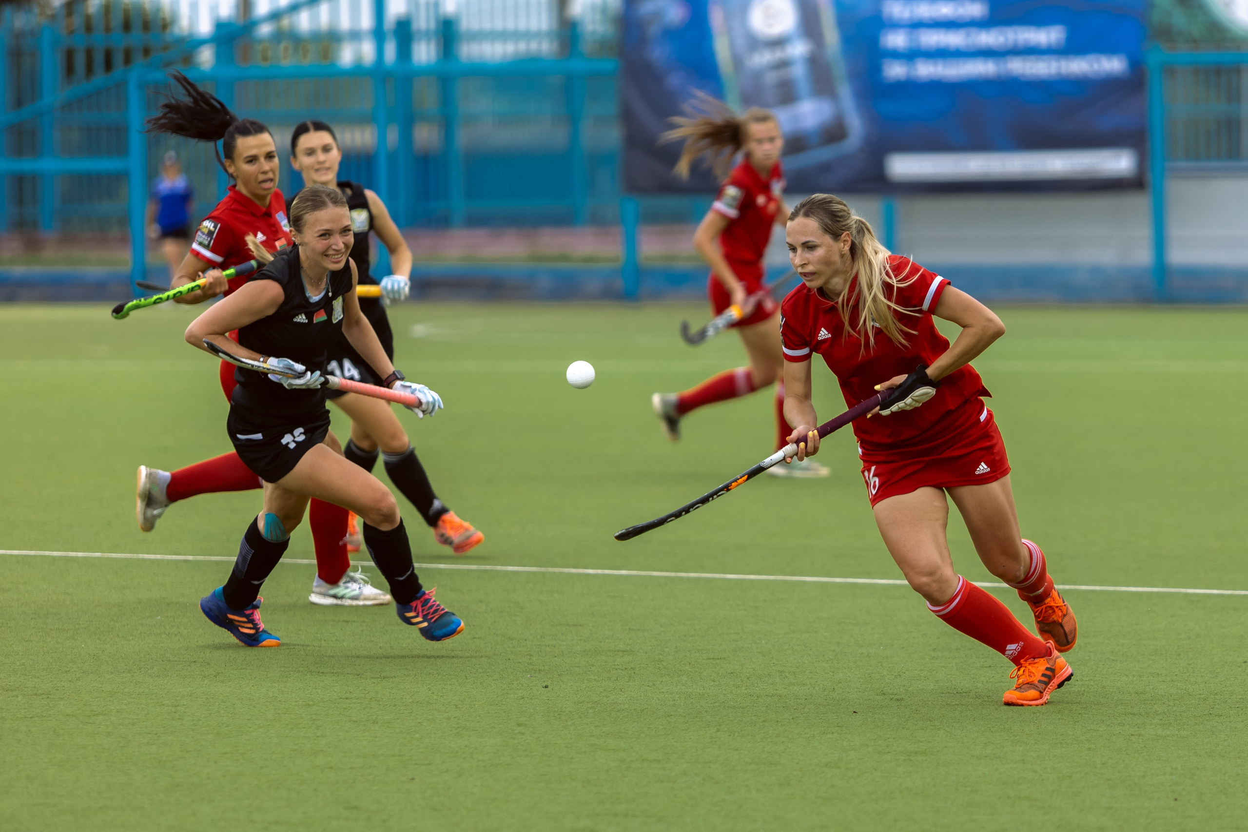 Хоккей на траве. Девушки. Минск — Виктория. 16.06.2024. Профессиональный интерьерный и репортажный фотограф Минск и РБ. Максим Орлов