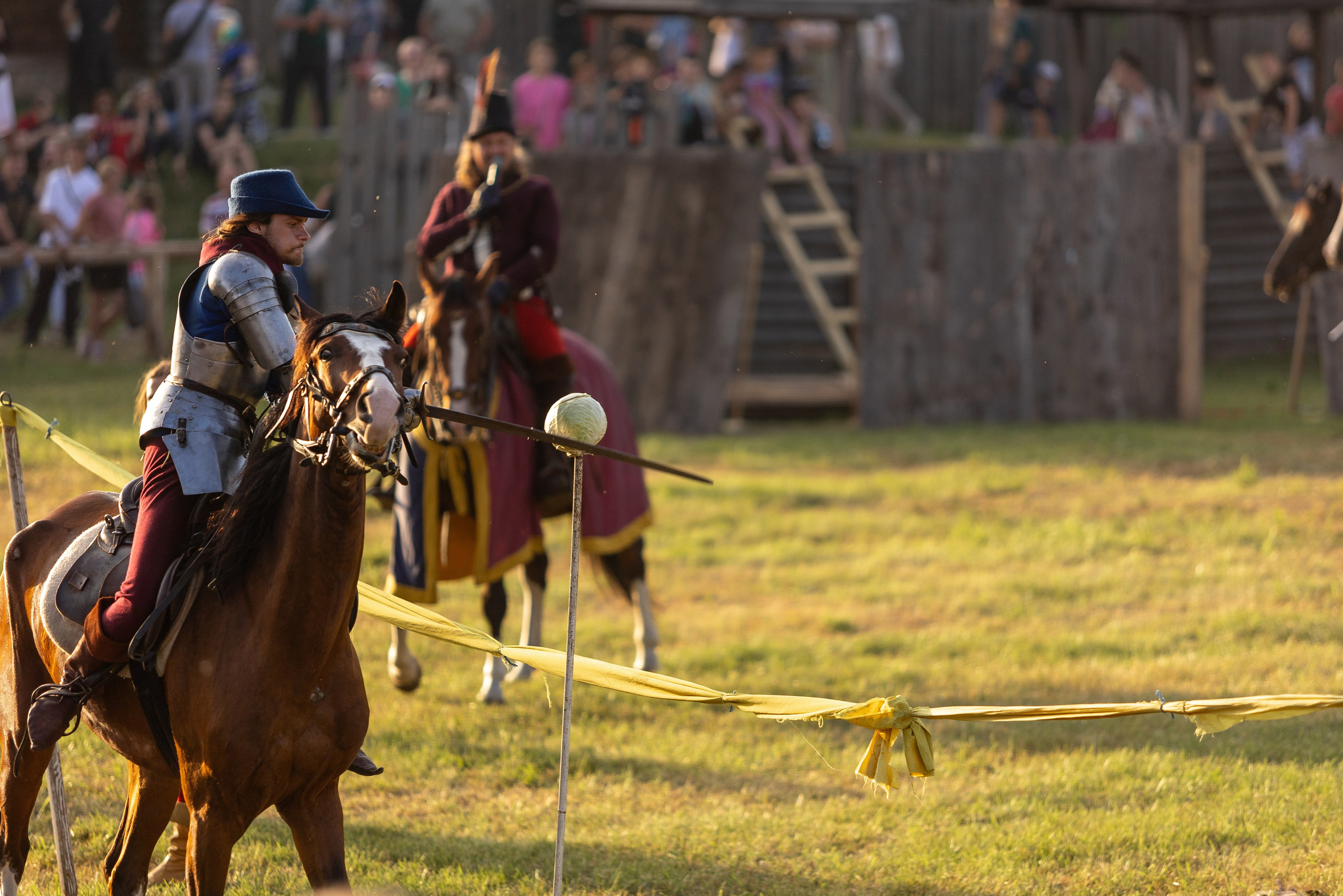 Рыцарский фест. Мстиславль. Профессиональный интерьерный и репортажный фотограф Минск и РБ. Максим Орлов