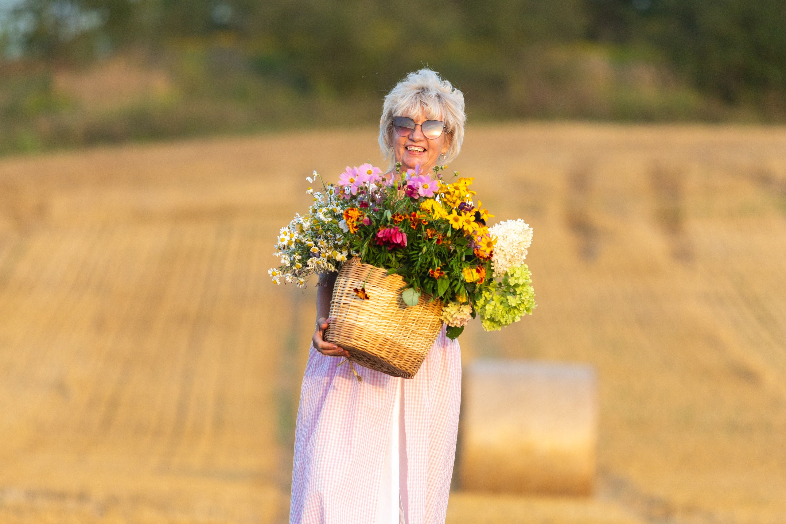 Фотосъемка в поле с Анной Николаевной. Профессиональный интерьерный и репортажный фотограф Минск и РБ. Максим Орлов