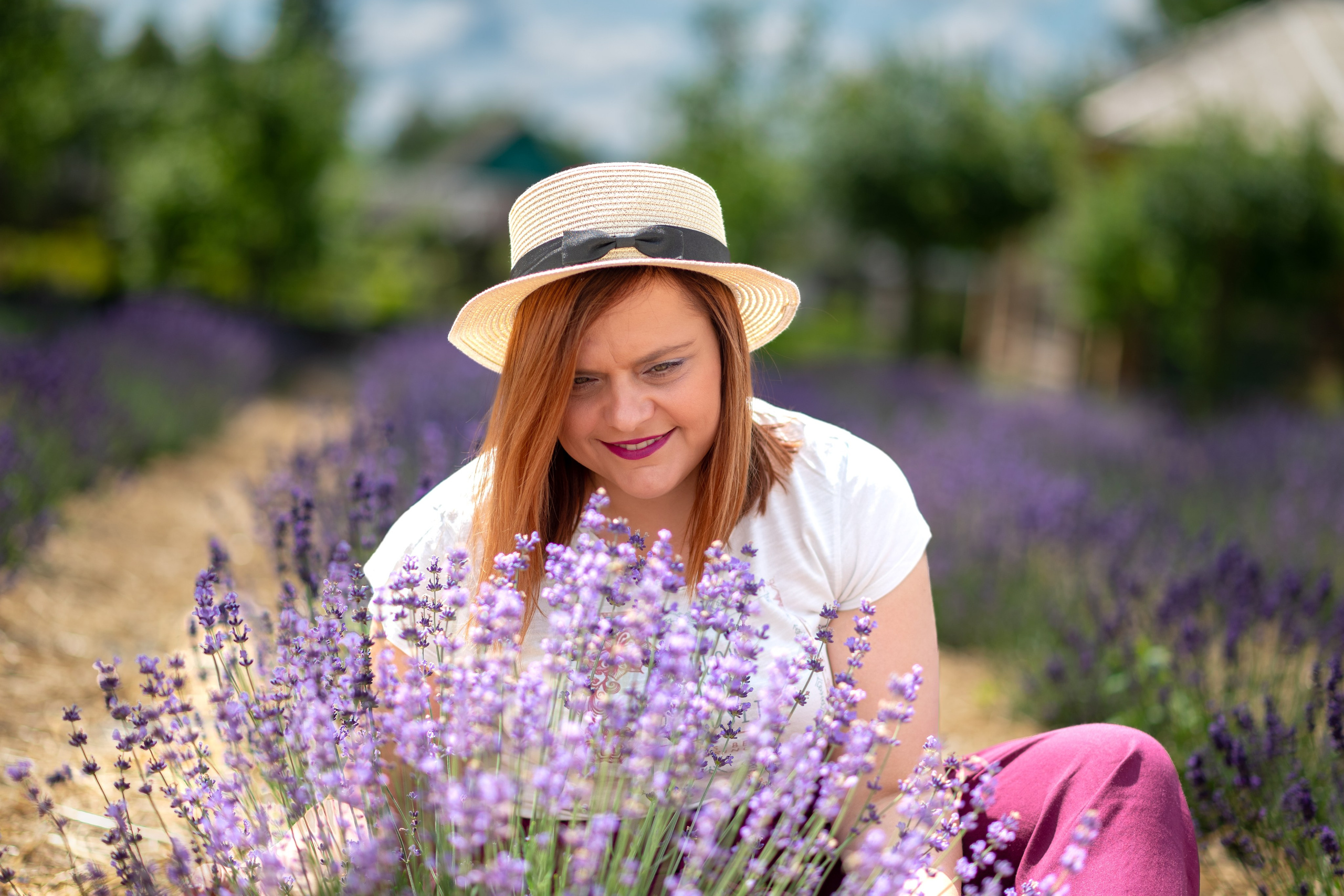 Катя и Оксана в лаванде. Профессиональный интерьерный и репортажный фотограф Минск и РБ. Максим Орлов