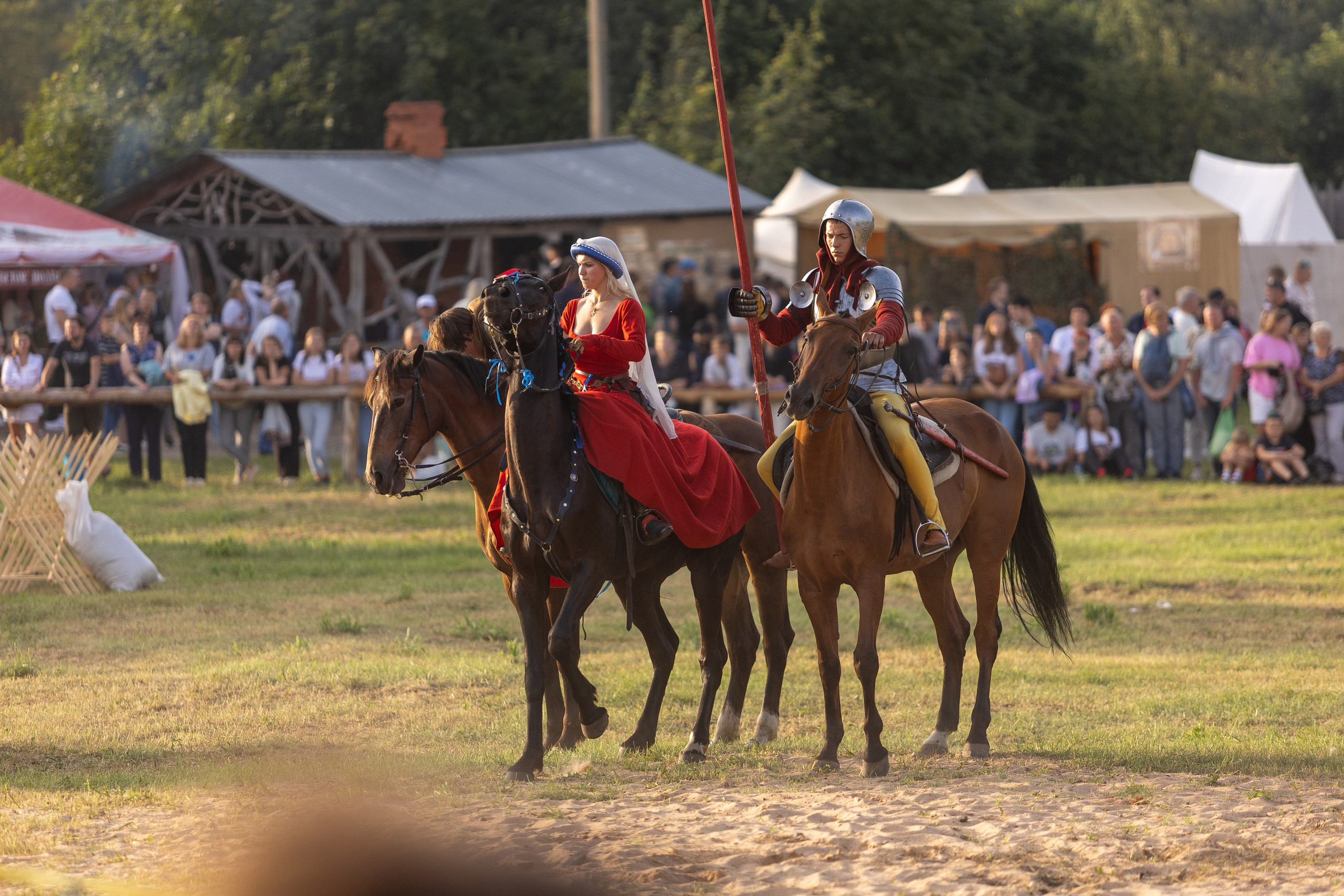 Рыцарский фест. Мстиславль. Профессиональный интерьерный и репортажный фотограф Минск и РБ. Максим Орлов