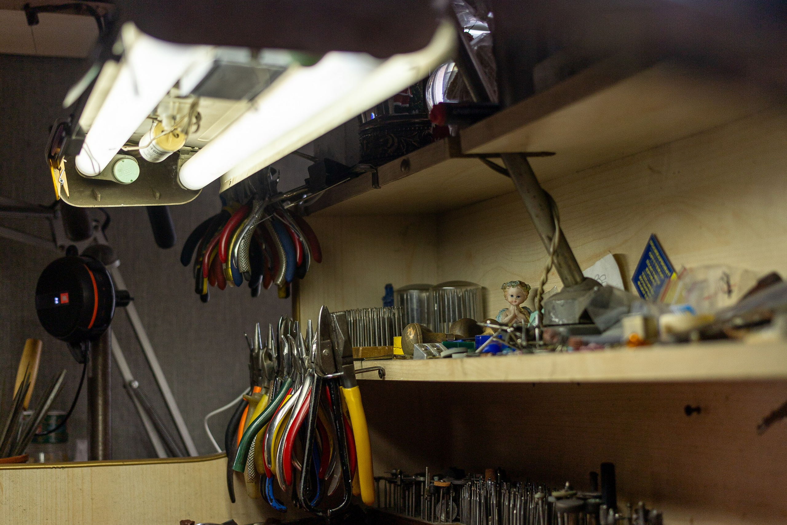 В ювелирной мастерской Артура Николаевича. Профессиональный интерьерный и репортажный фотограф Минск и РБ. Максим Орлов