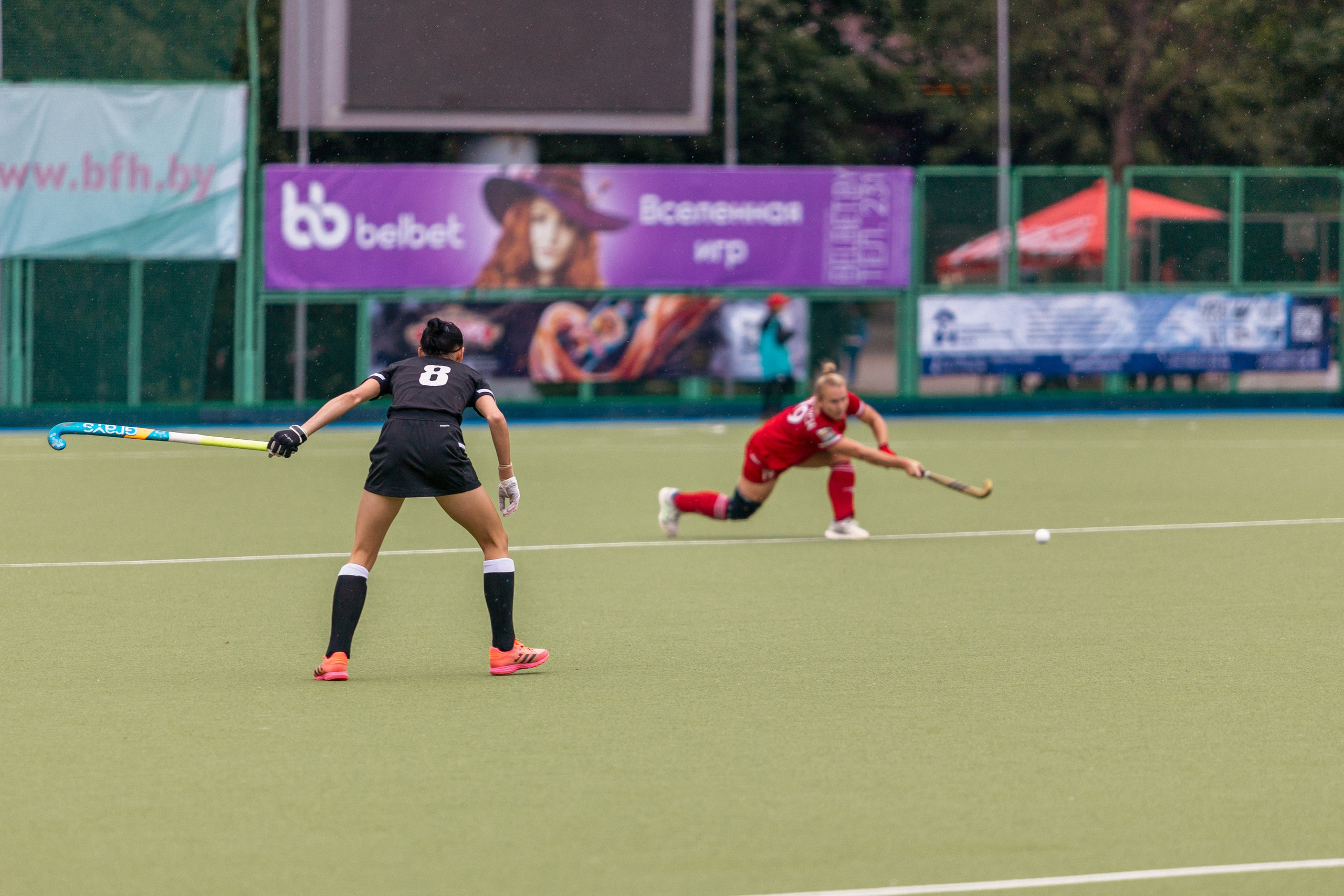 Хоккей на траве. Девушки. ХК Минск — ХК Виктория (Смолевичи) 10.06.2024. Профессиональный интерьерный и репортажный фотограф Минск и РБ. Максим Орлов