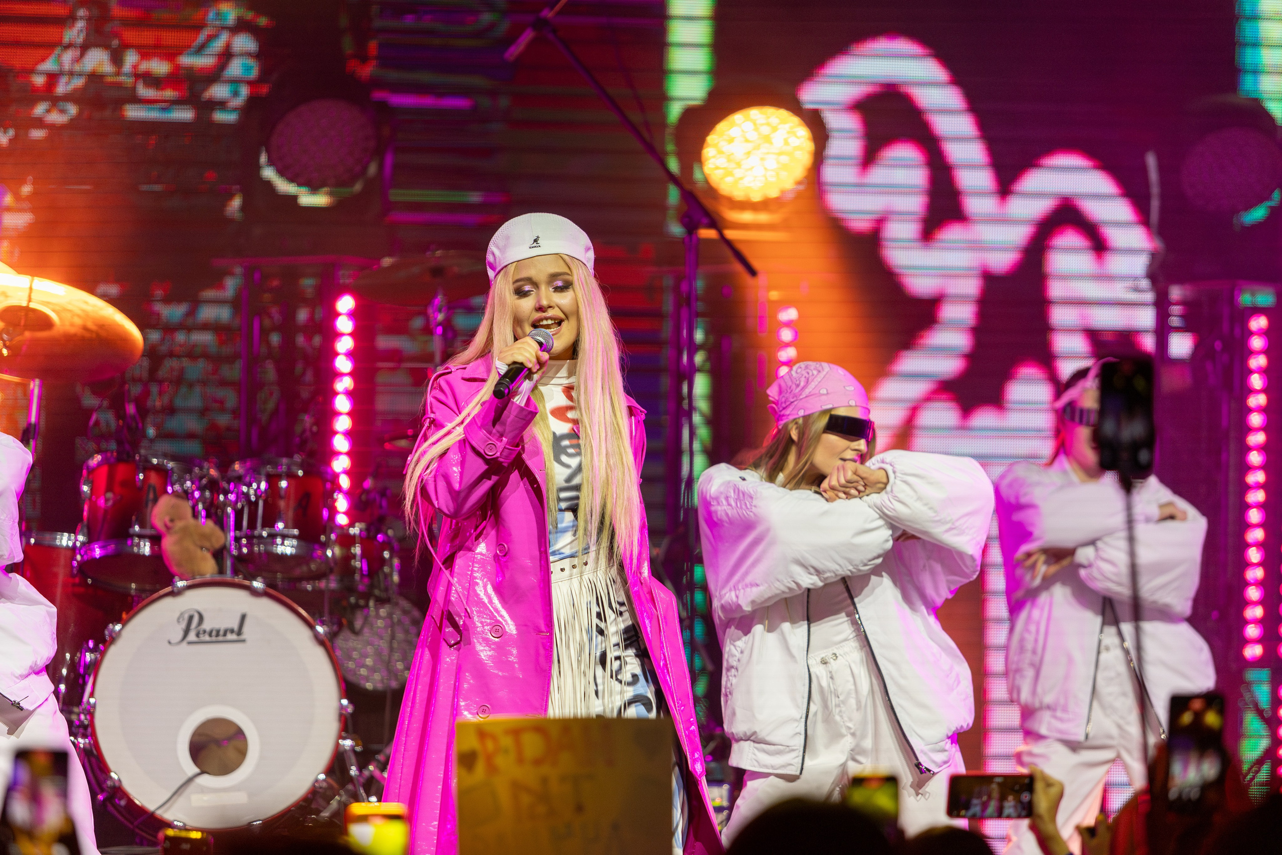 Концерт Насти Кравченко. Профессиональный интерьерный и репортажный фотограф Минск и РБ. Максим Орлов