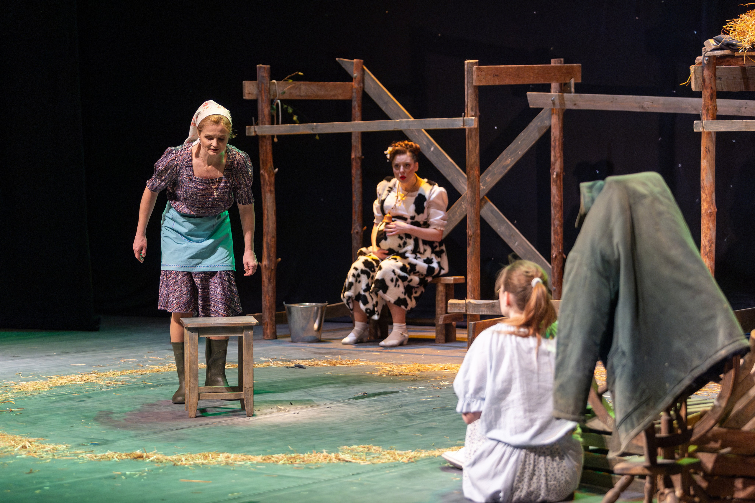 Театр белорусской армии «Очень простая история». Профессиональный интерьерный и репортажный фотограф Минск и РБ. Максим Орлов