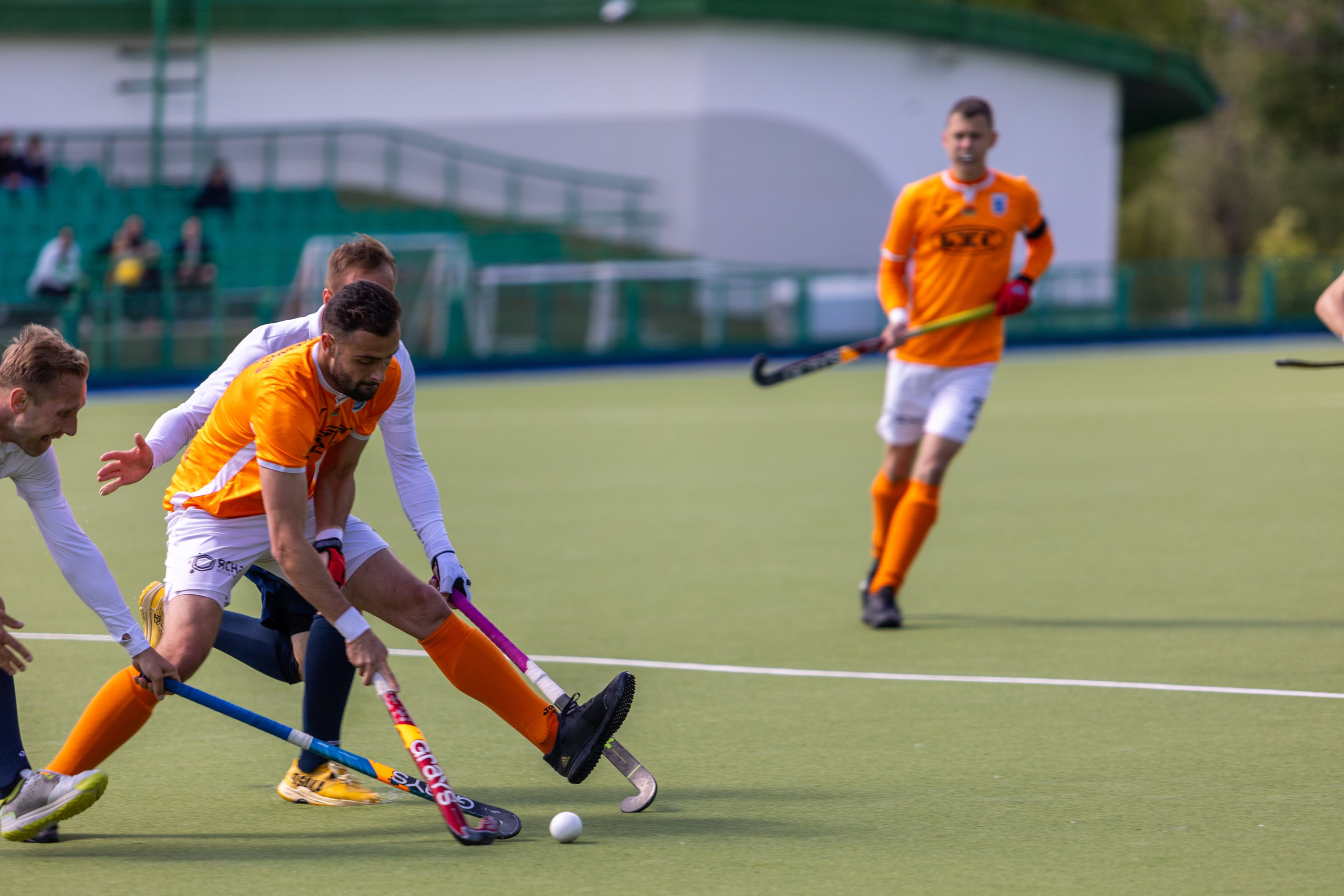 Хоккей на траве. ХК Минск — СК Строитель 12.05.2024. Профессиональный интерьерный и репортажный фотограф Минск и РБ. Максим Орлов