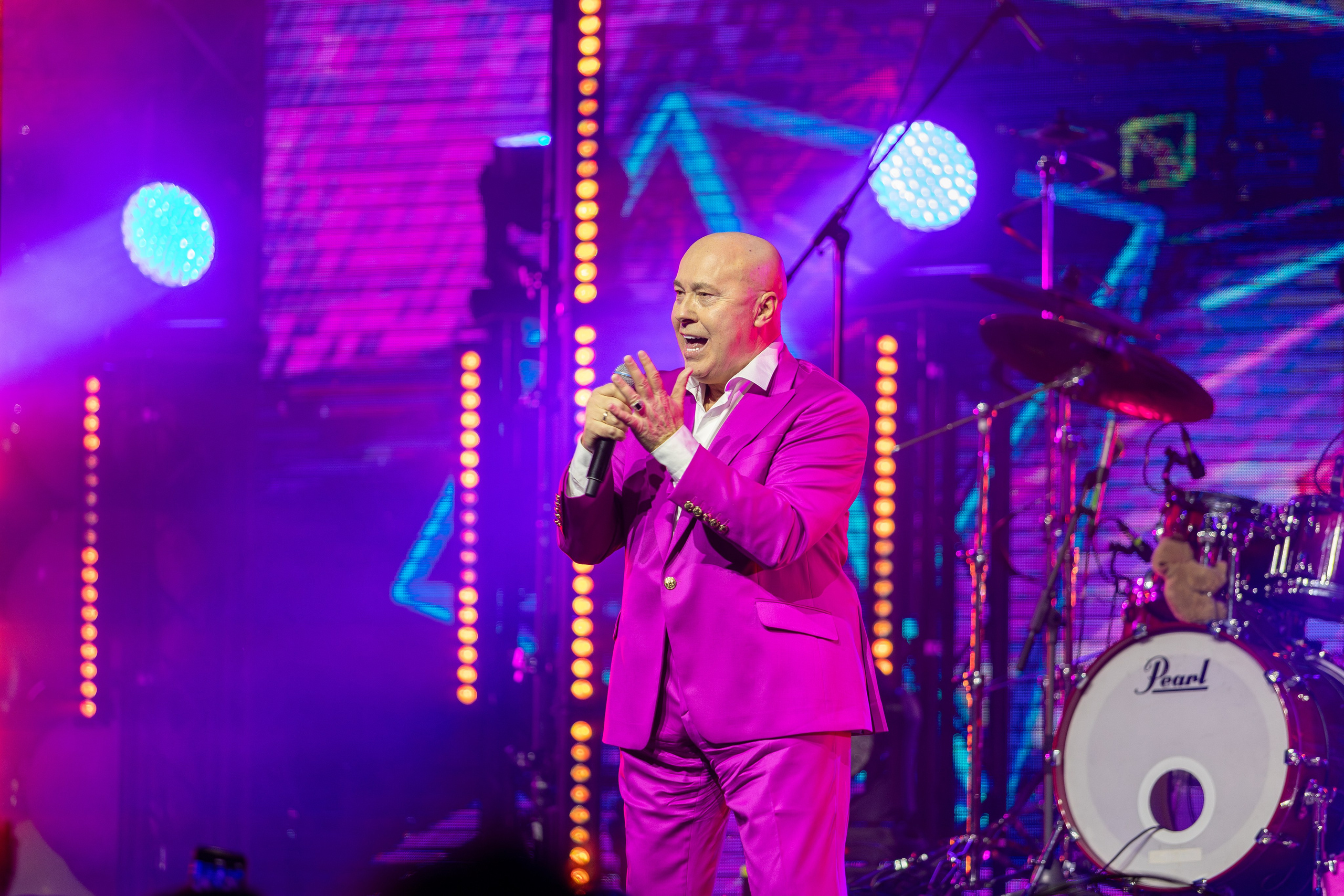 Концерт Насти Кравченко. Профессиональный интерьерный и репортажный фотограф Минск и РБ. Максим Орлов