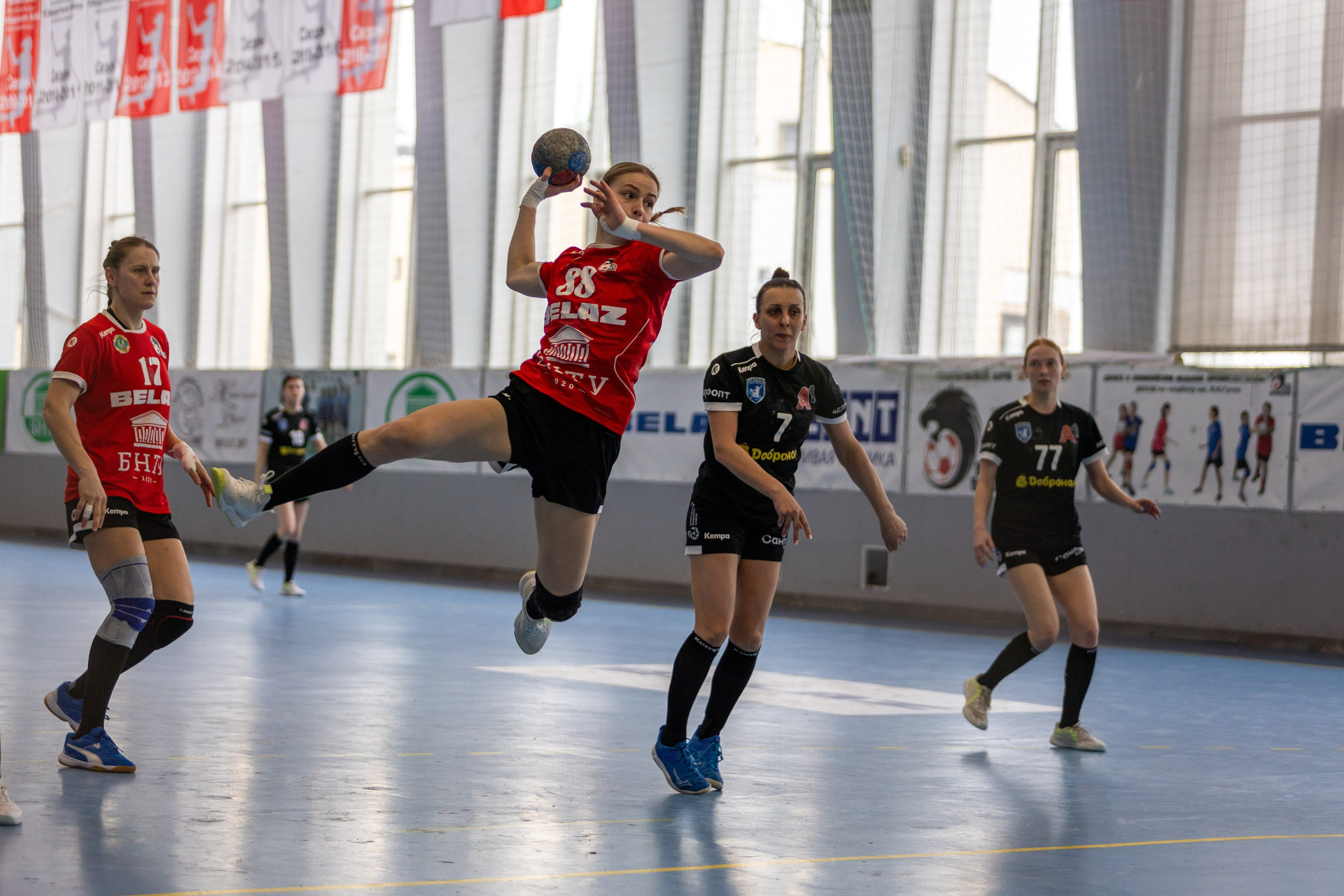 Гандбол. БНТУ — Березина. Профессиональный интерьерный и репортажный фотограф Минск и РБ. Максим Орлов