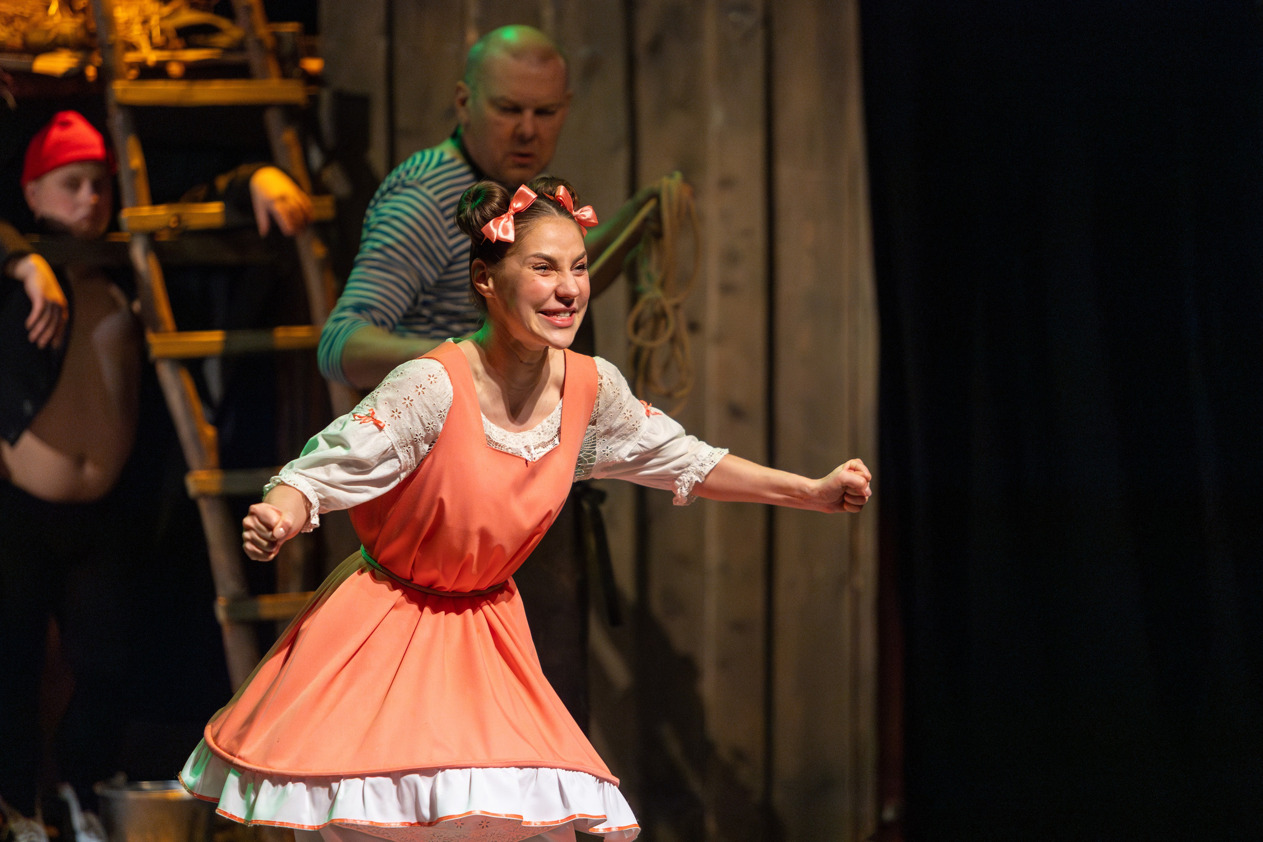 Театр белорусской армии «Очень простая история». Профессиональный интерьерный и репортажный фотограф Минск и РБ. Максим Орлов