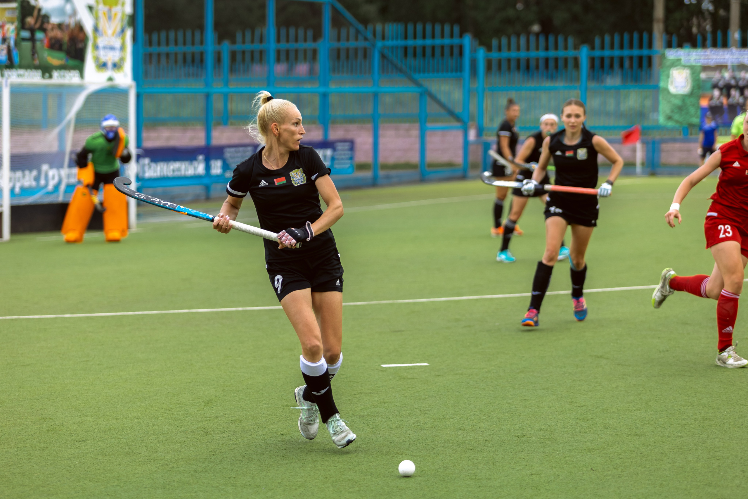 Хоккей на траве. Девушки. Минск — Виктория. 16.06.2024. Профессиональный интерьерный и репортажный фотограф Минск и РБ. Максим Орлов