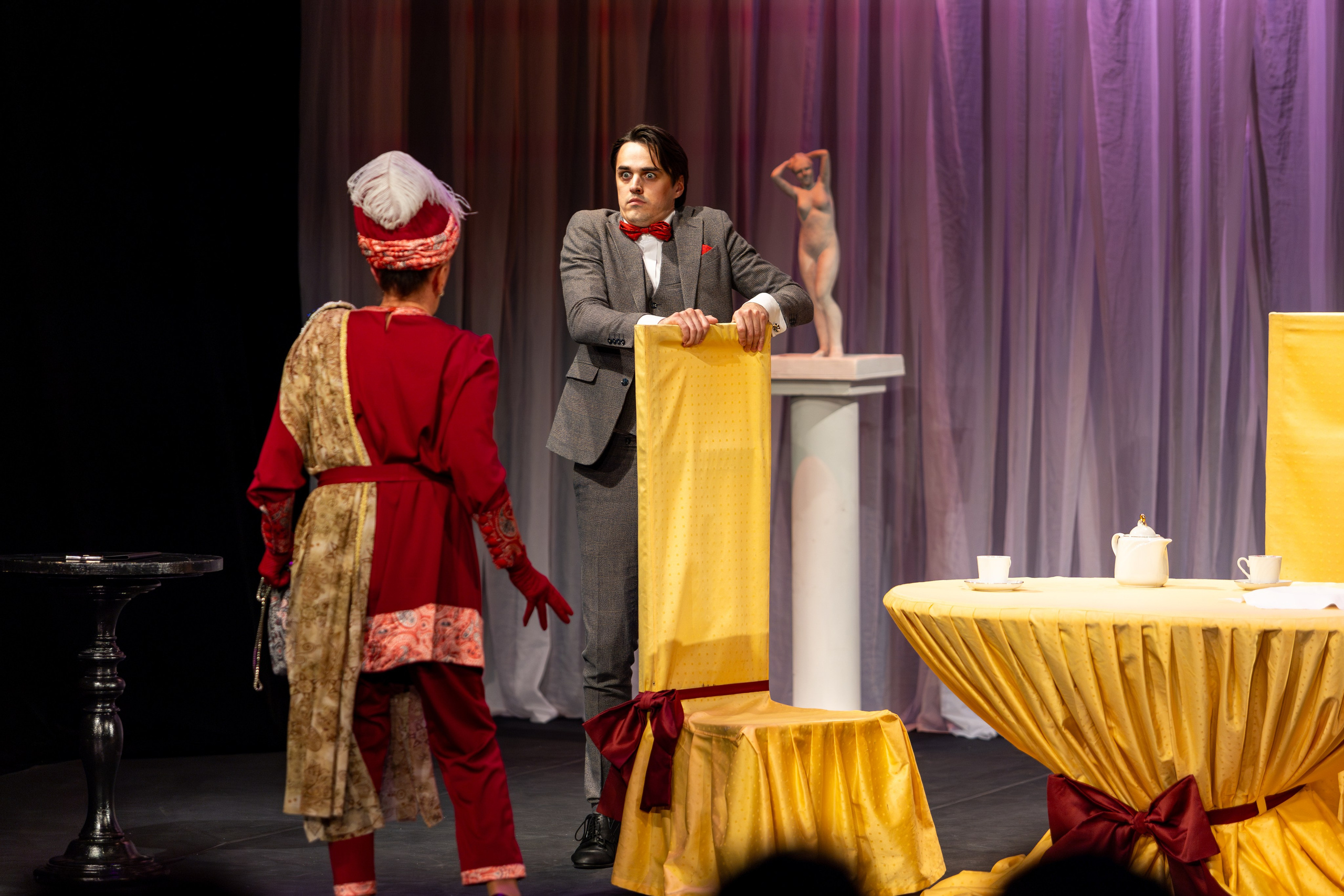 Новый театр «Как важно быть серьезным». Профессиональный интерьерный и репортажный фотограф Минск и РБ. Максим Орлов