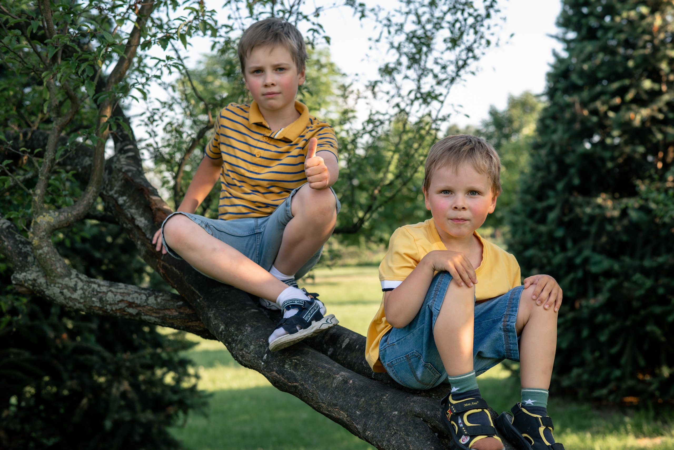 Максим, Алеся и их дети (Кирим, Федя и Зоя). Профессиональный интерьерный и репортажный фотограф Минск и РБ. Максим Орлов