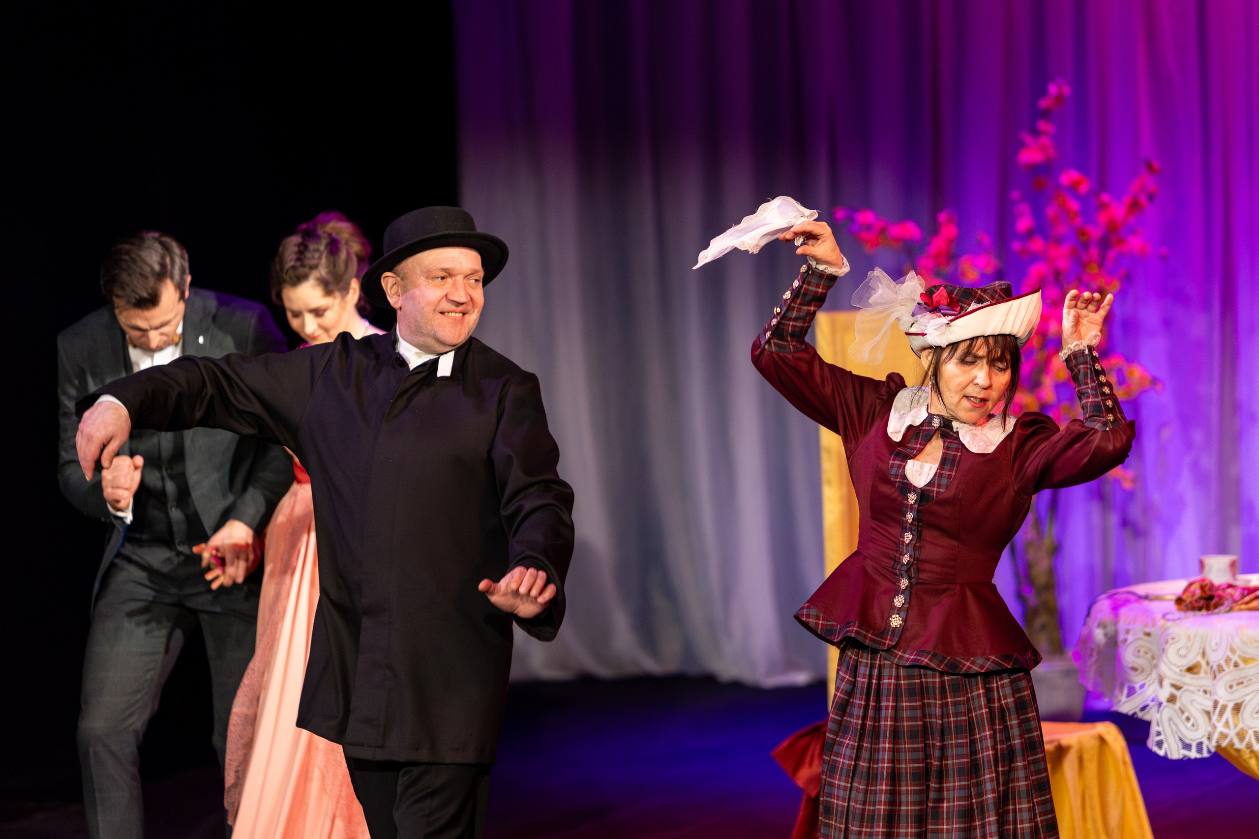 Новый театр «Как важно быть серьезным». Профессиональный интерьерный и репортажный фотограф Минск и РБ. Максим Орлов