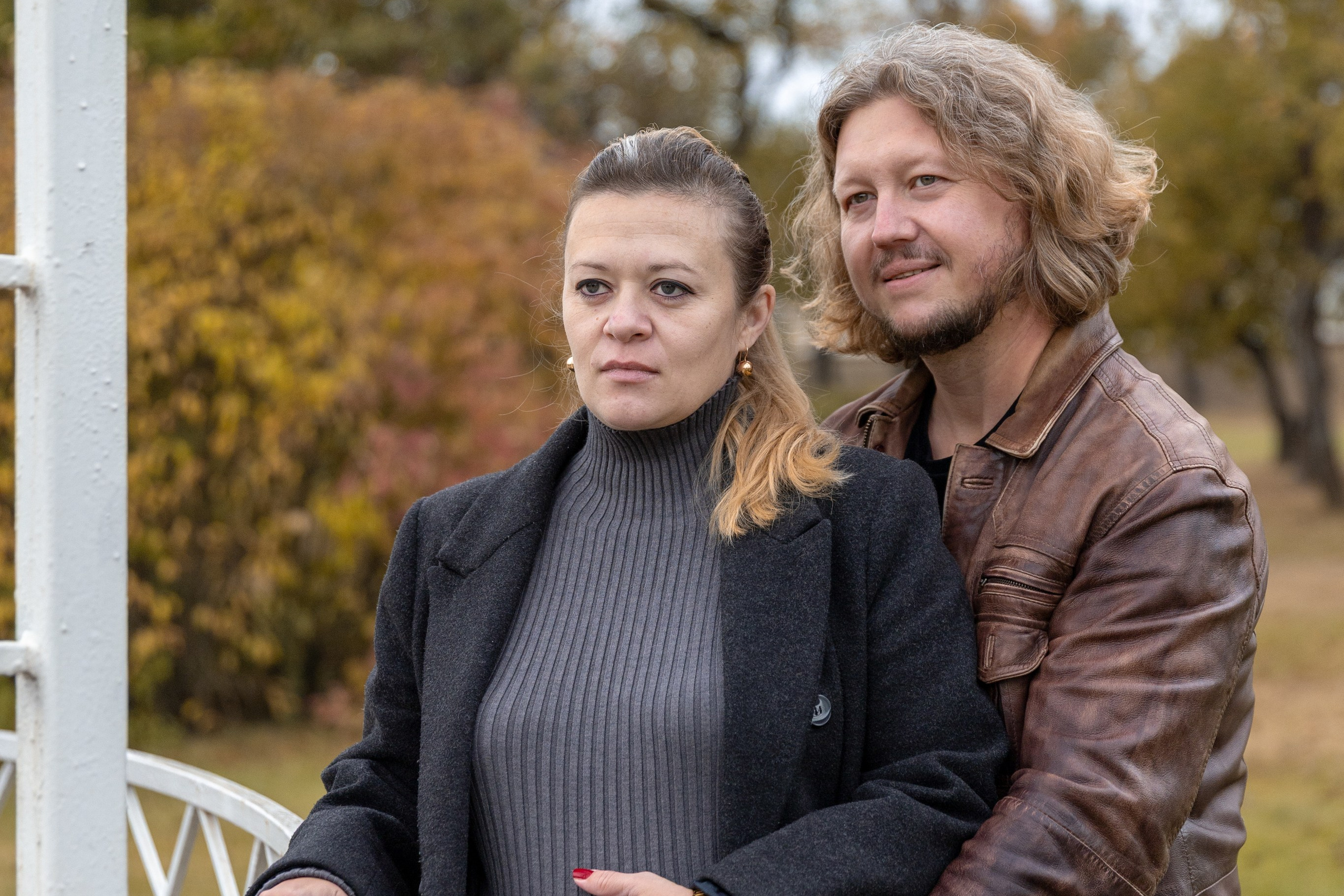 Олег и Марина. В ожидании. Фотосъемка в парке. Профессиональный интерьерный и репортажный фотограф Минск и РБ. Максим Орлов