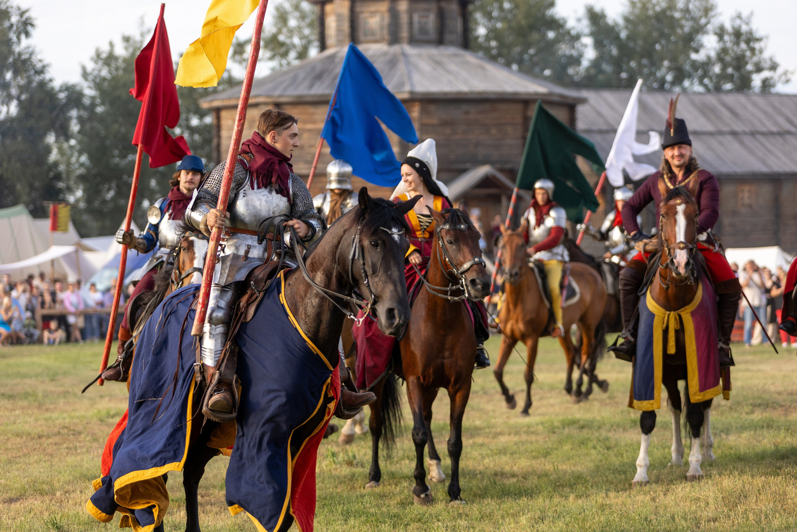 Рыцарский фест. Мстиславль. Профессиональный интерьерный и репортажный фотограф Минск и РБ. Максим Орлов