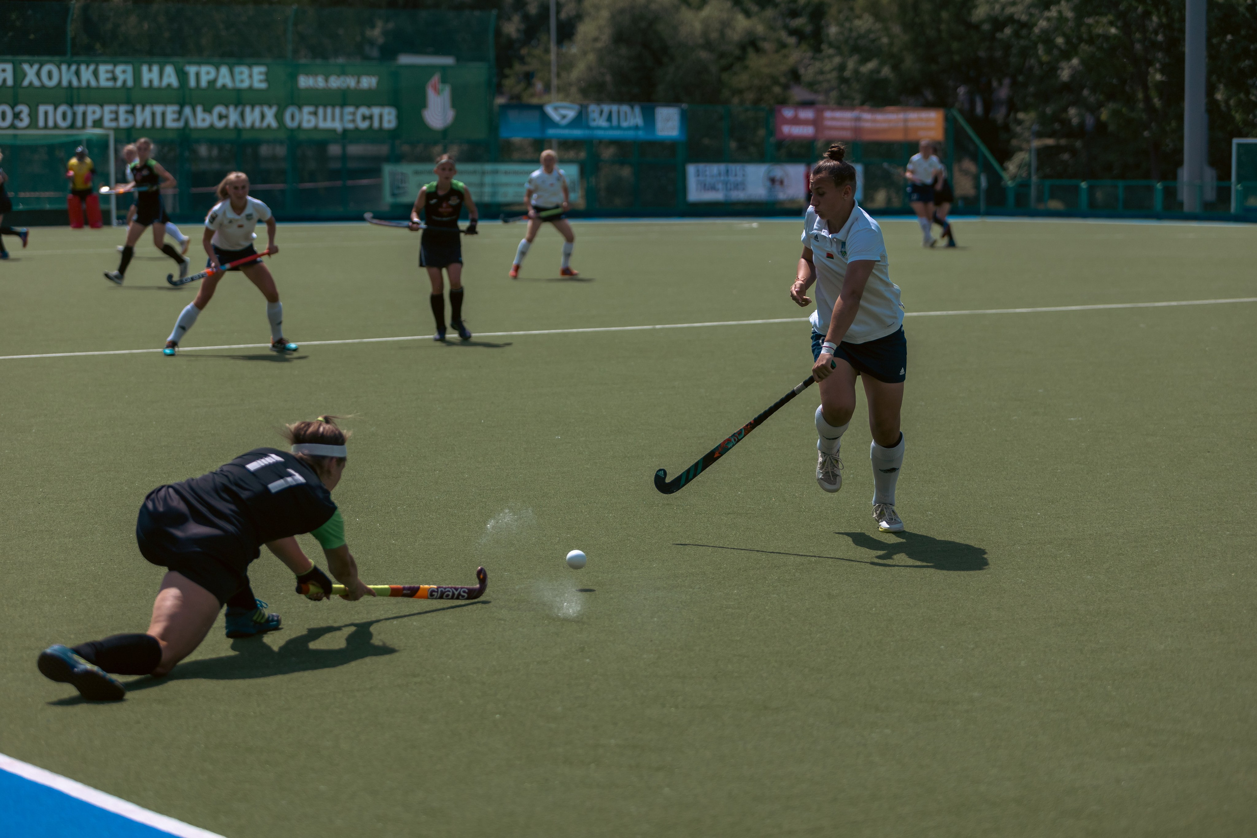 Хоккей на траве. Девушки. Минск — Текстильщик 29.052024. Профессиональный интерьерный и репортажный фотограф Минск и РБ. Максим Орлов