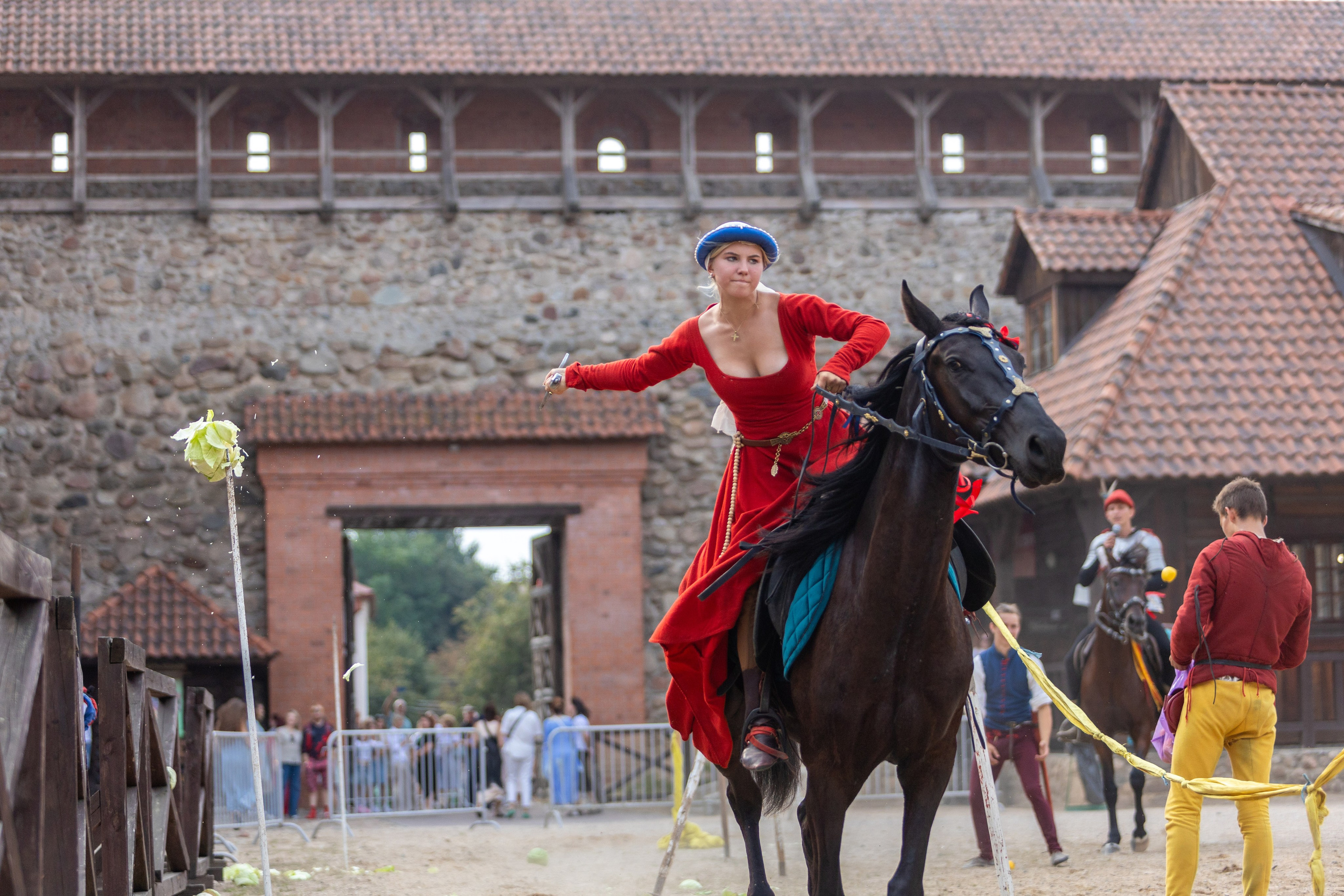 Выступление «Золотой шпоры» на празднике города Лиды. Профессиональный интерьерный и репортажный фотограф Минск и РБ. Максим Орлов