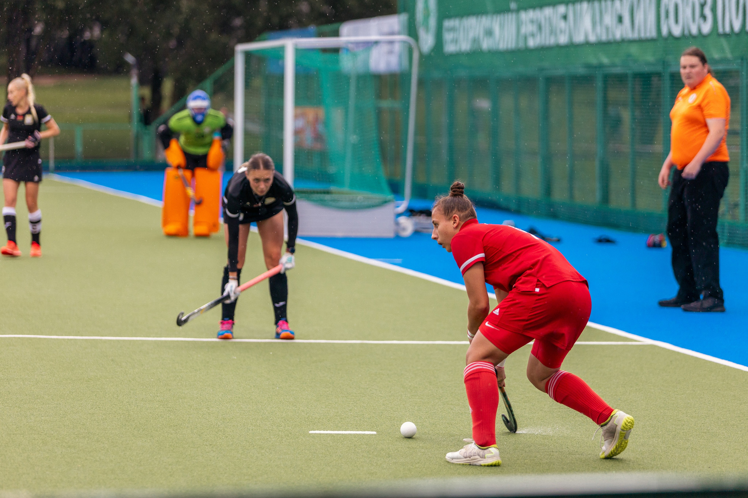 Хоккей на траве. Девушки. ХК Минск — ХК Виктория (Смолевичи) 10.06.2024. Профессиональный интерьерный и репортажный фотограф Минск и РБ. Максим Орлов