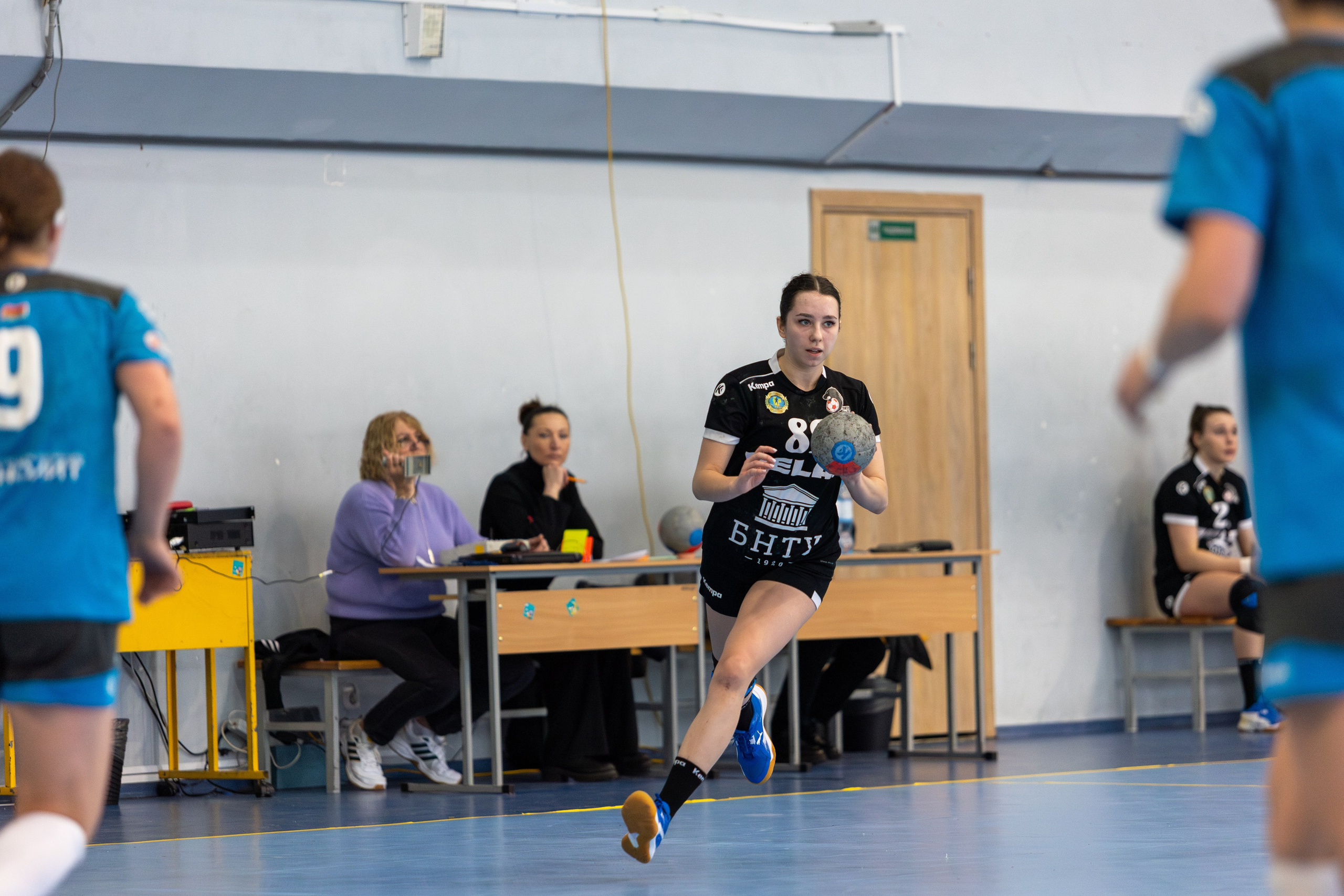 Гандбол. Лучшие кадры. БНТУ — Витебчанка. Профессиональный интерьерный и репортажный фотограф Минск и РБ. Максим Орлов