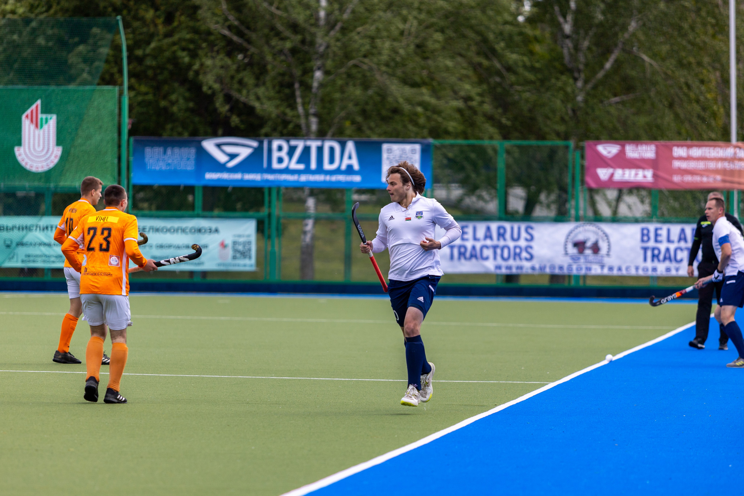 Хоккей на траве. ХК Минск — СК Строитель 11.05.2024. Профессиональный интерьерный и репортажный фотограф Минск и РБ. Максим Орлов