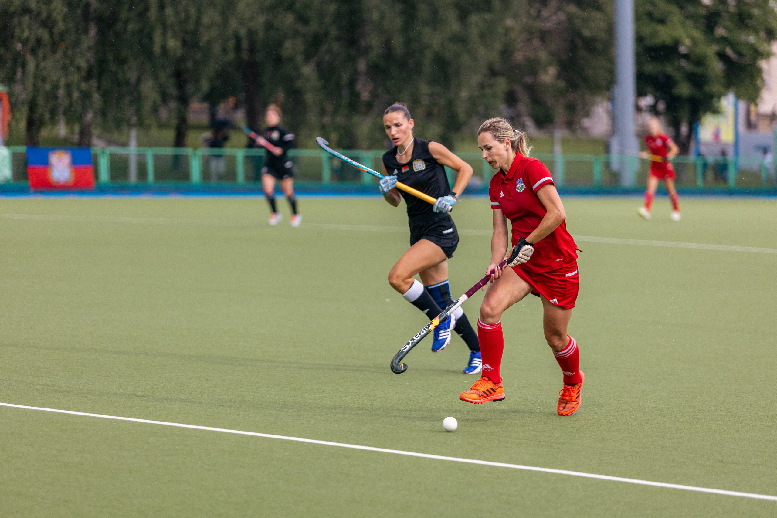 Хоккей на траве. Девушки. ХК Минск — ХК Виктория (Смолевичи) 10.06.2024. Профессиональный интерьерный и репортажный фотограф Минск и РБ. Максим Орлов