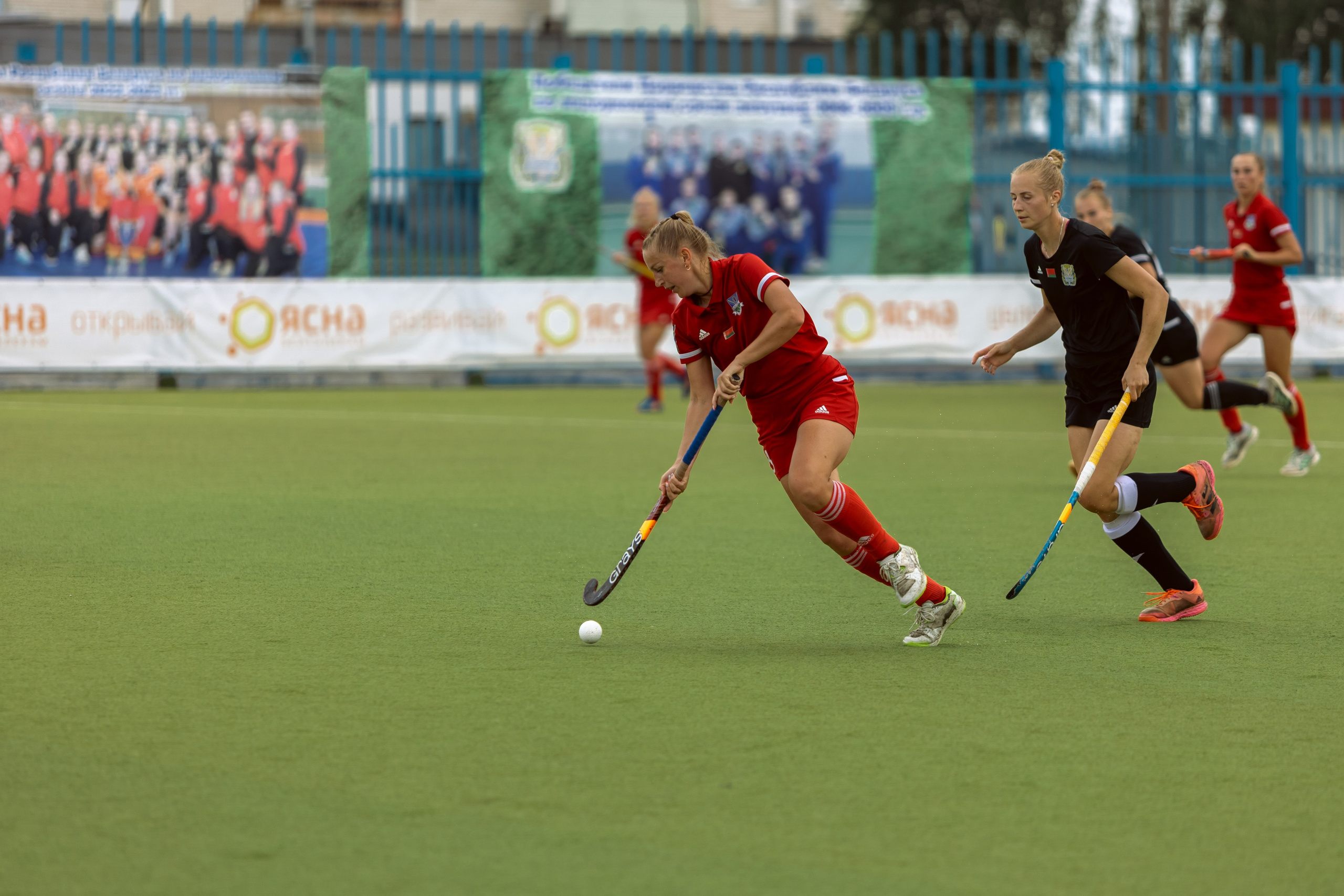 Хоккей на траве. Девушки. Минск — Виктория. 16.06.2024. Профессиональный интерьерный и репортажный фотограф Минск и РБ. Максим Орлов
