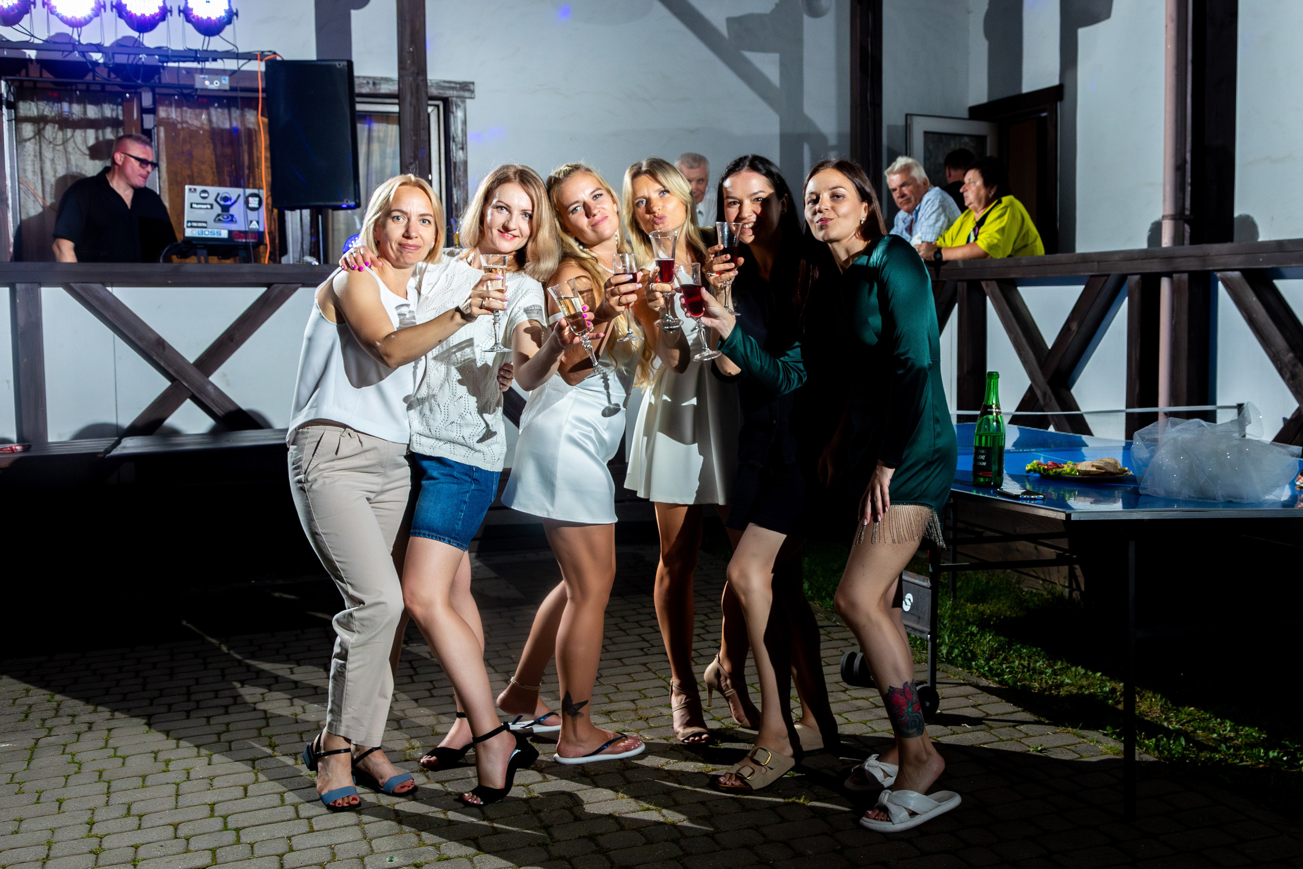 Свадебная фотосессия Дениса и Юли. Профессиональный интерьерный и репортажный фотограф Минск и РБ. Максим Орлов