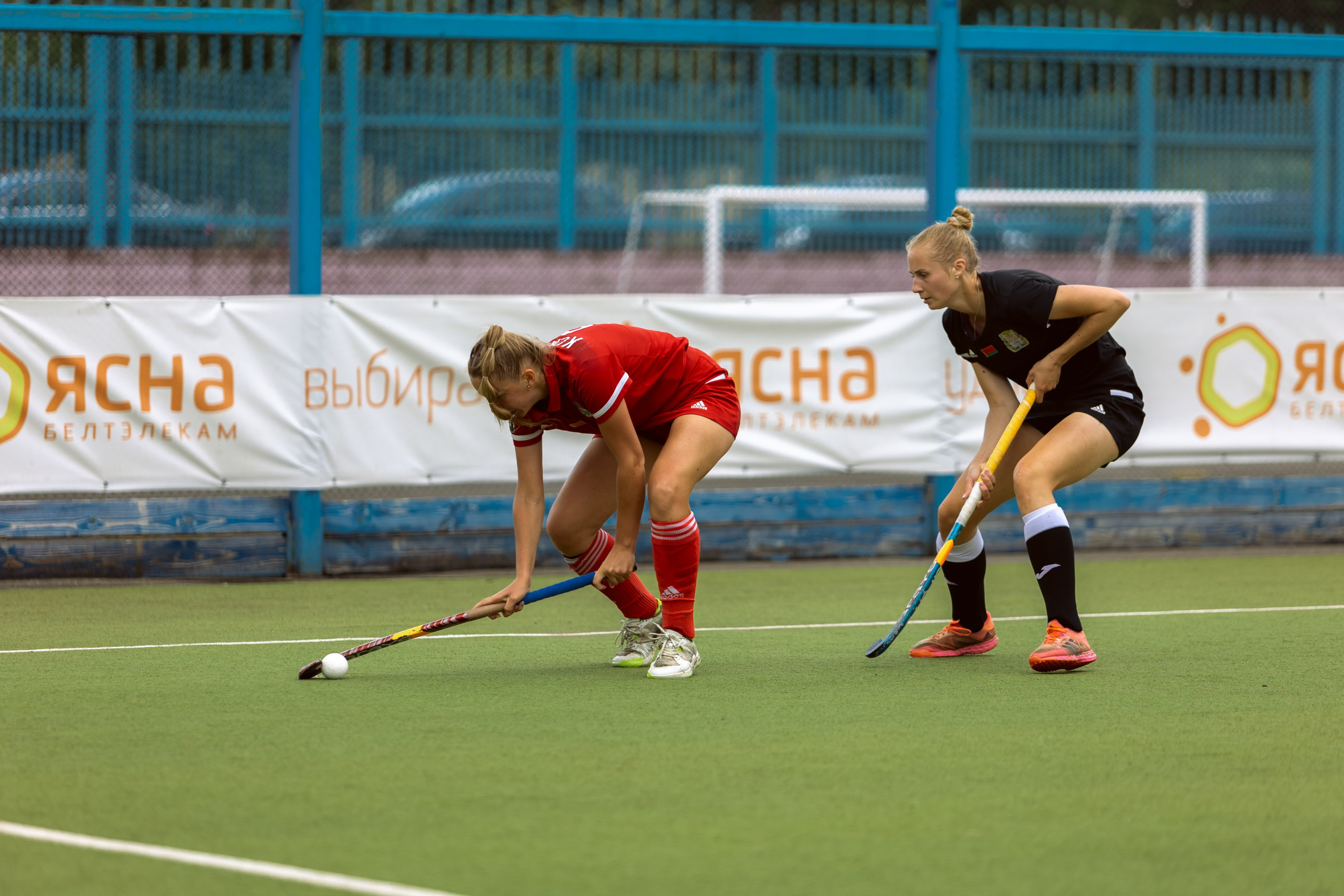 Хоккей на траве. Девушки. Минск — Виктория. 16.06.2024. Профессиональный интерьерный и репортажный фотограф Минск и РБ. Максим Орлов