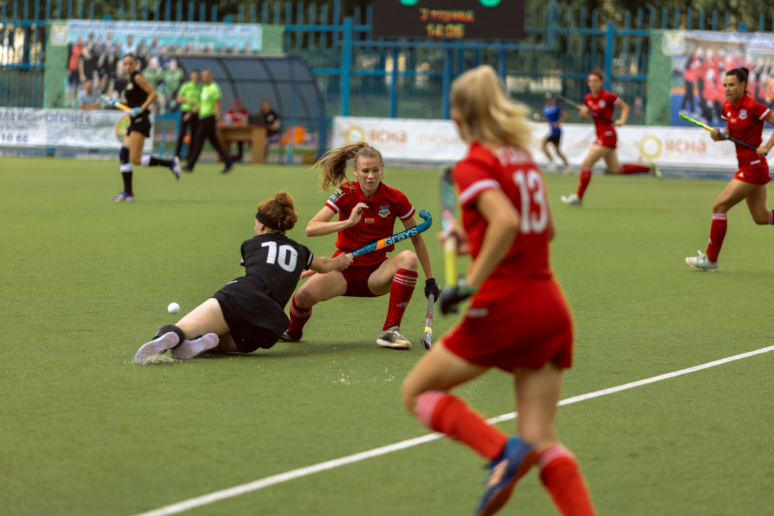 Хоккей на траве. Девушки. Минск — Виктория. 16.06.2024. Профессиональный интерьерный и репортажный фотограф Минск и РБ. Максим Орлов
