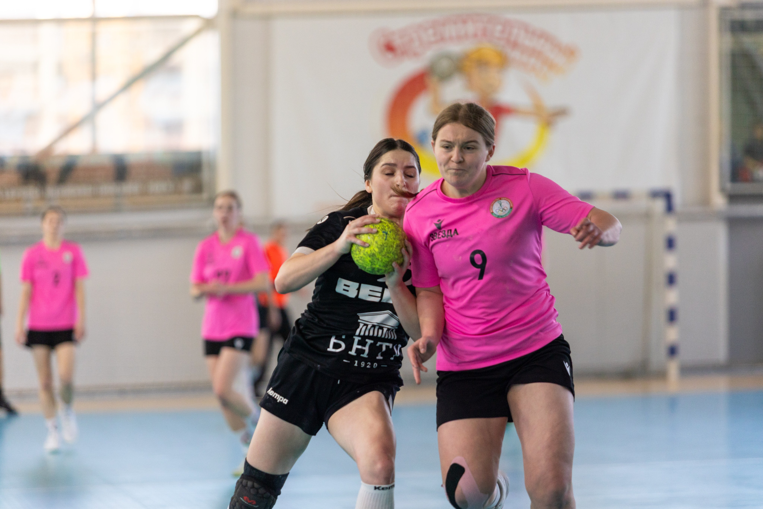 Женский гандбол. Лучшие кадры. БНТУ — Звезда. 08.02.2025. Профессиональный интерьерный и репортажный фотограф Минск и РБ. Максим Орлов