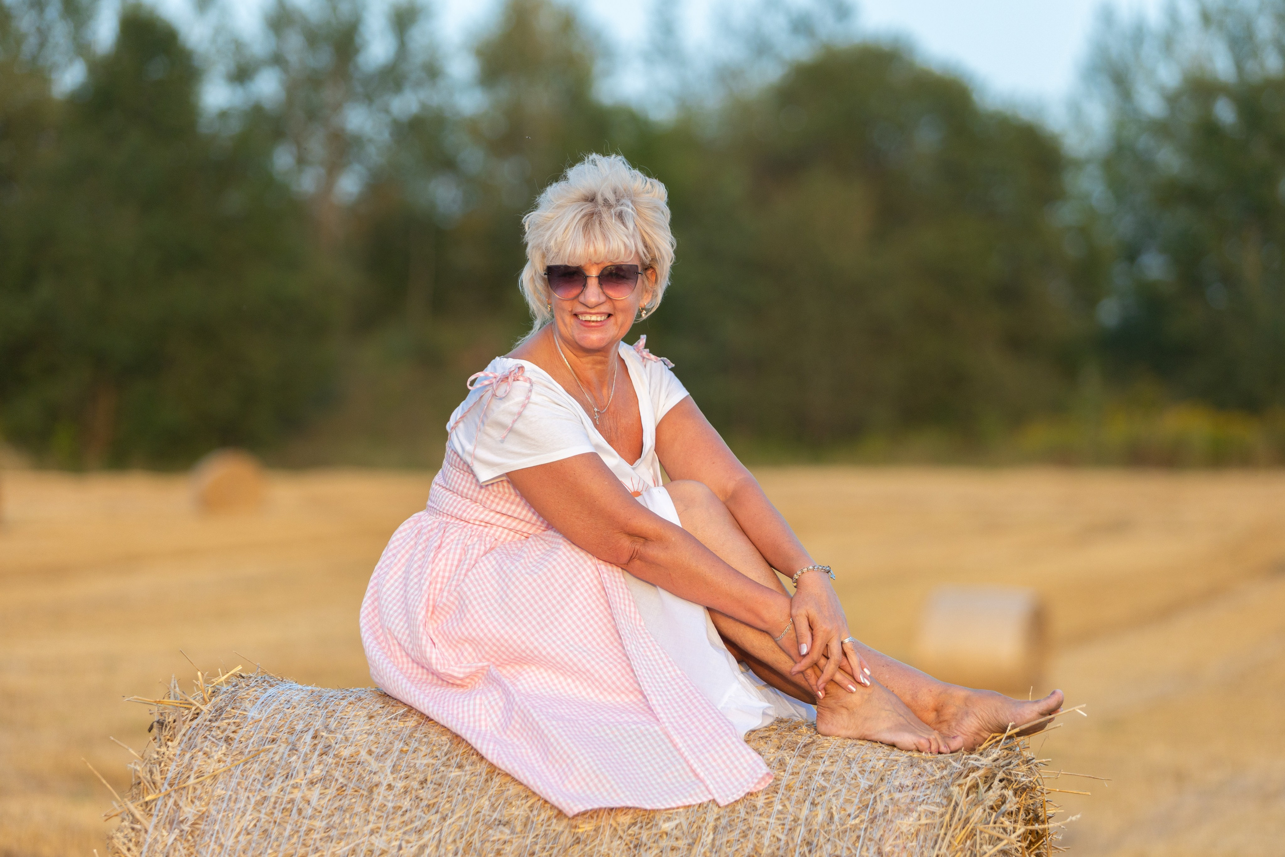 Фотосъемка в поле с Анной Николаевной. Профессиональный интерьерный и репортажный фотограф Минск и РБ. Максим Орлов