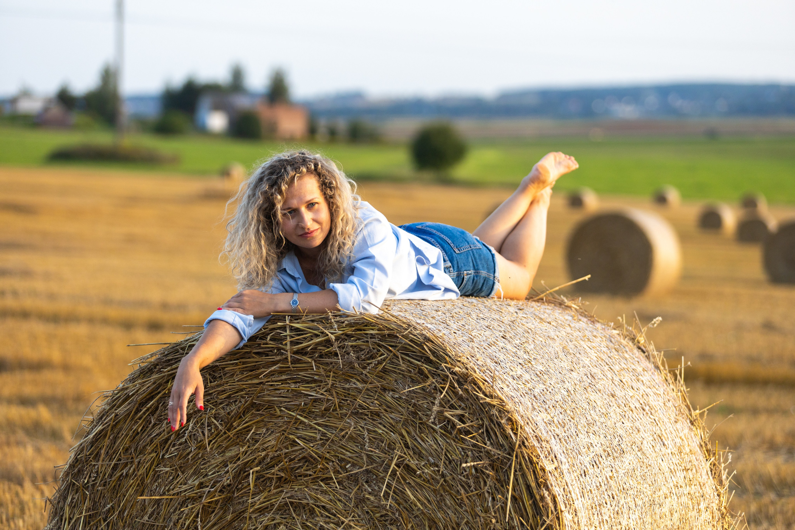 Фотосъемка в поле с Кристиной. Профессиональный интерьерный и репортажный фотограф Минск и РБ. Максим Орлов