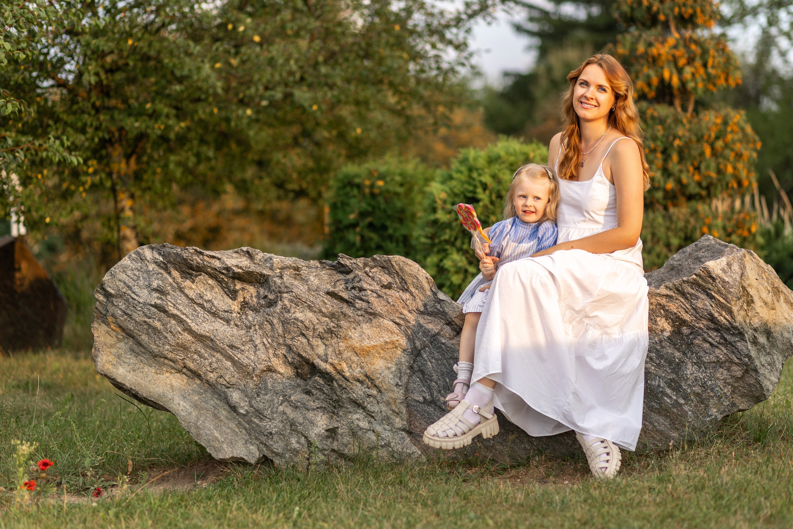 Стеша с мамой. Профессиональный интерьерный и репортажный фотограф Минск и РБ. Максим Орлов