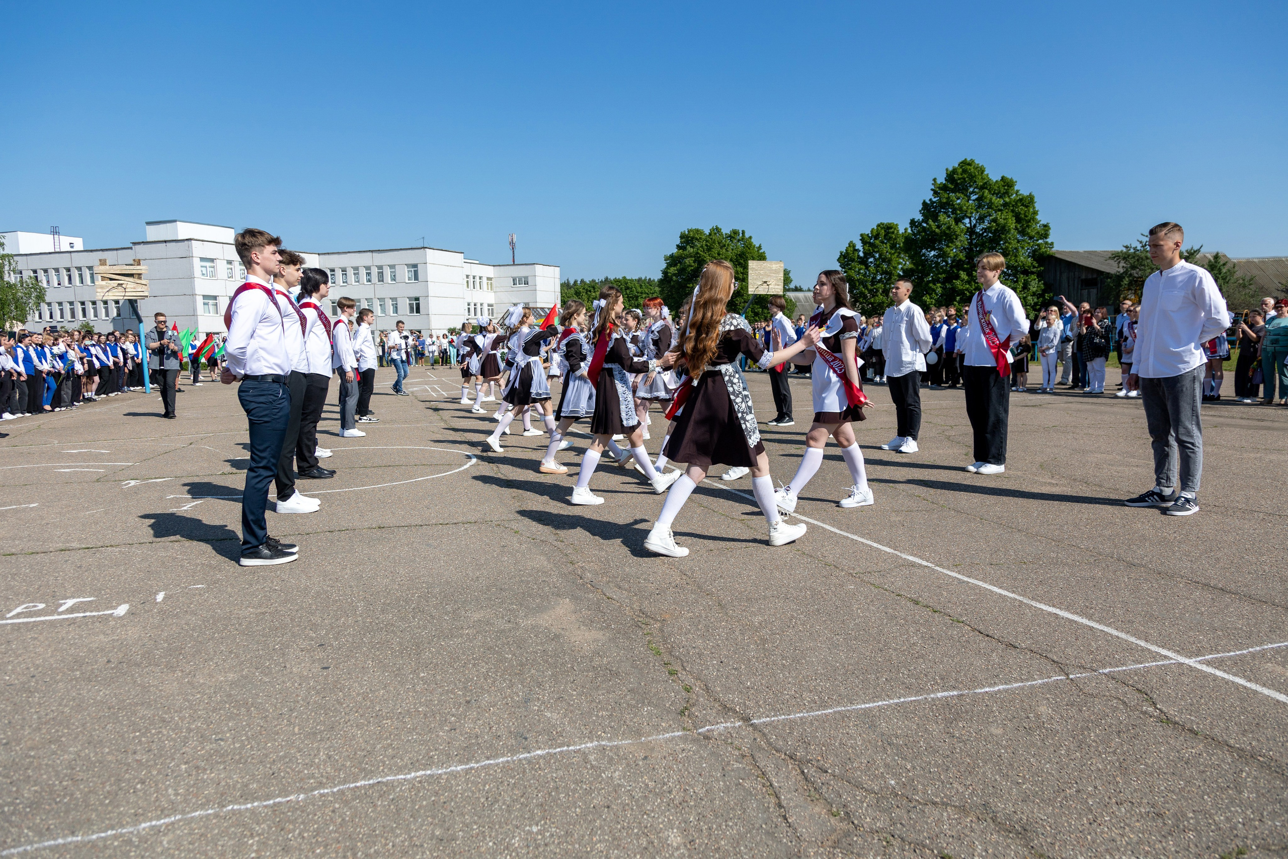 Выпускной в Жодино 2023. Профессиональный интерьерный и репортажный фотограф Минск и РБ. Максим Орлов