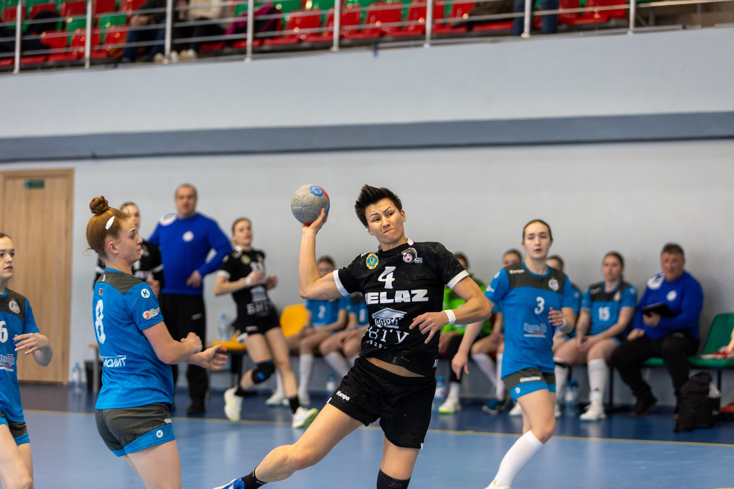 Гандбол. Лучшие кадры. БНТУ — Витебчанка. Профессиональный интерьерный и репортажный фотограф Минск и РБ. Максим Орлов